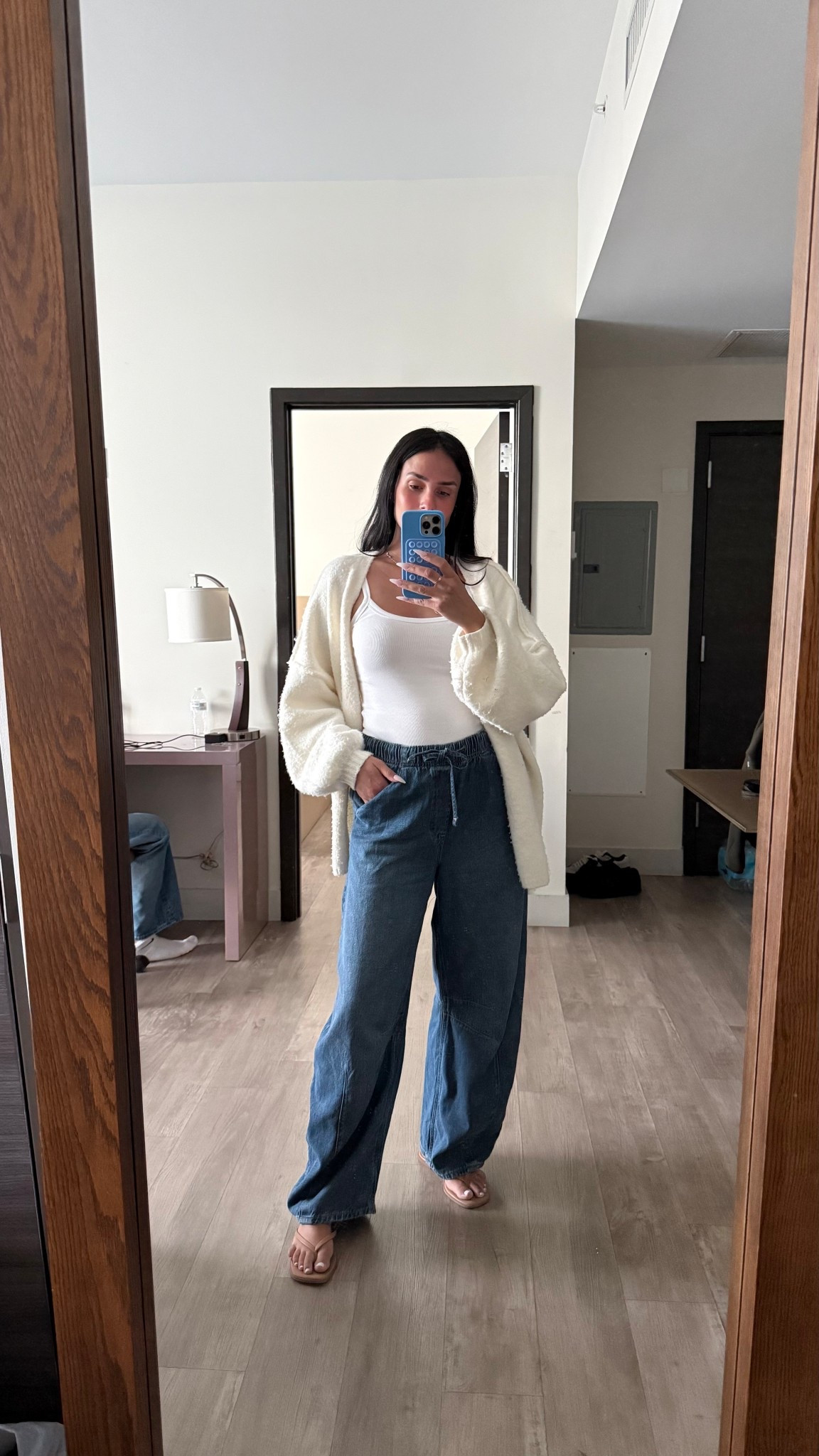 Small tank 
Small tall jeans 

#LTKfall #LTKsummer #LTKcanada