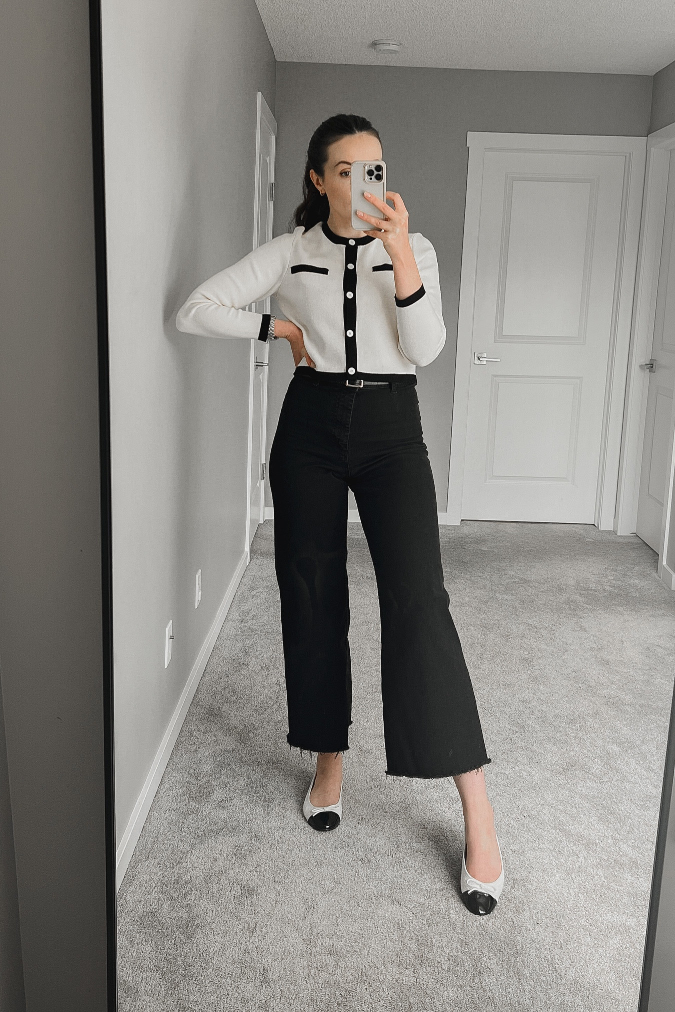 Chic and comfortable office outfit 🤍🖤☕️

#LTKworkwear