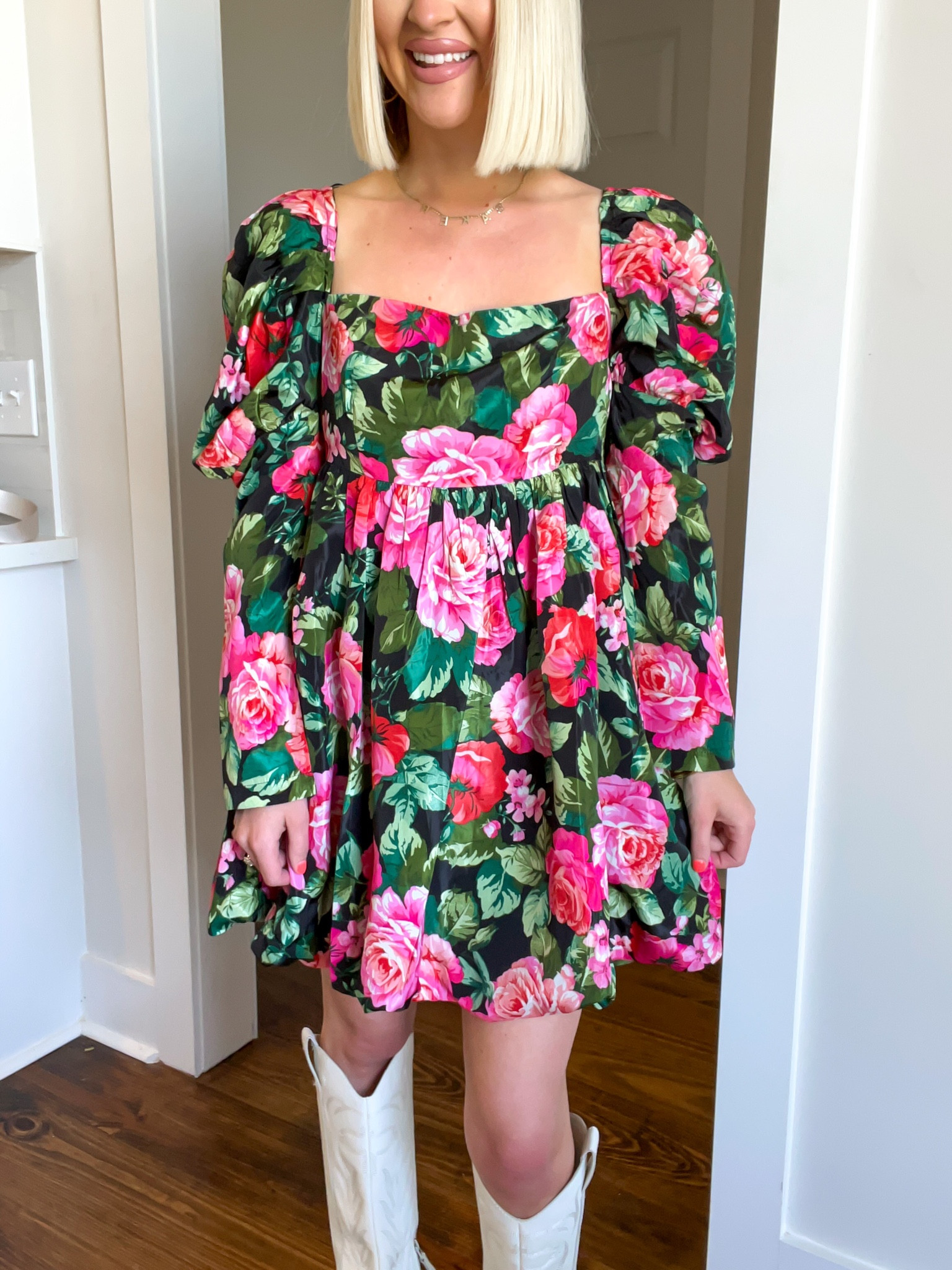15% off with kelsiebynum 
Floral print dress / country concert outfit / stassi puff sleeve / size: XS


#LTKSeasonal #LTKstyletip