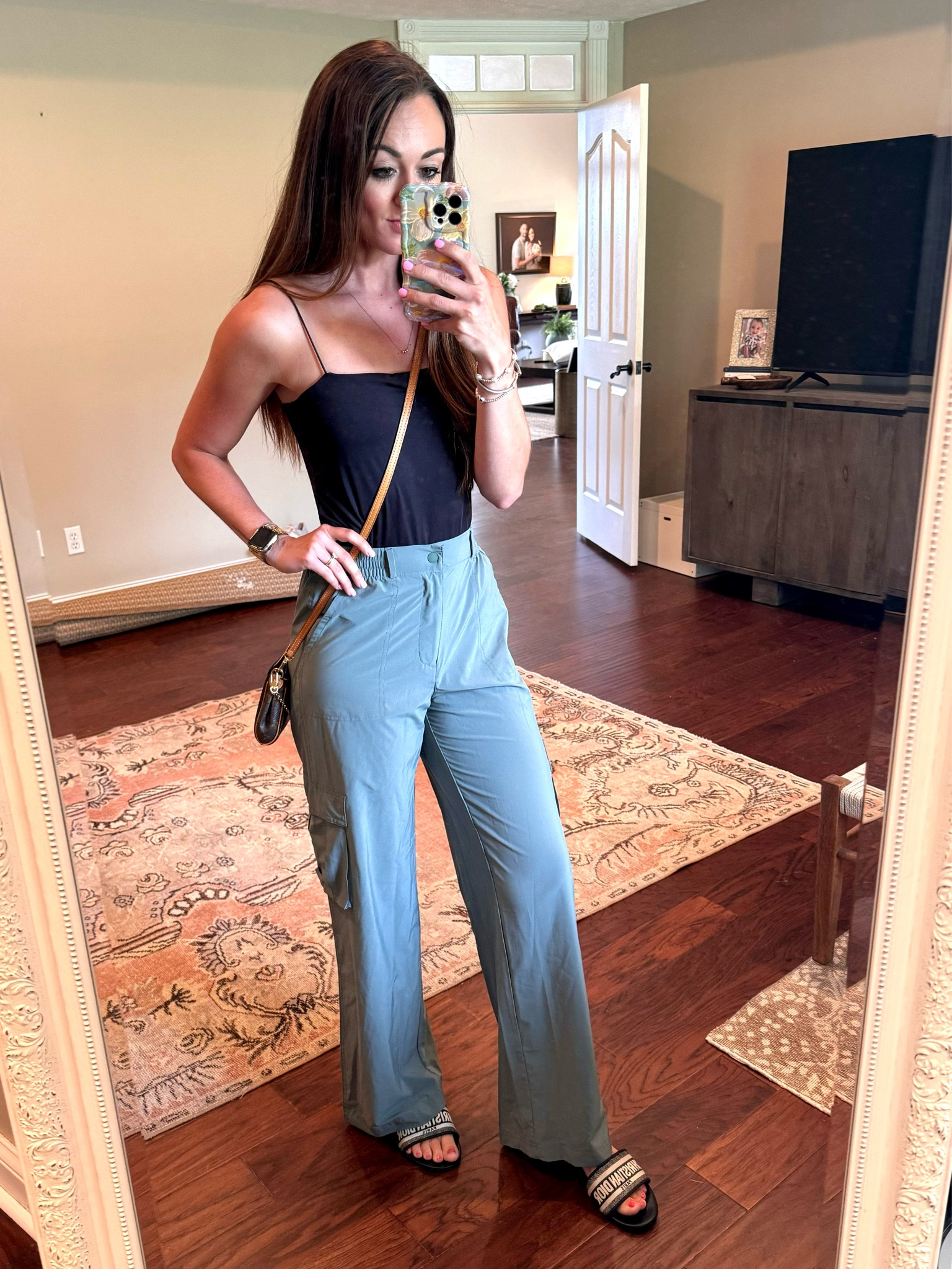 Medium top I wear under things all of the time! Tagged sandal look alike 🖤

#LTKFindsUnder50