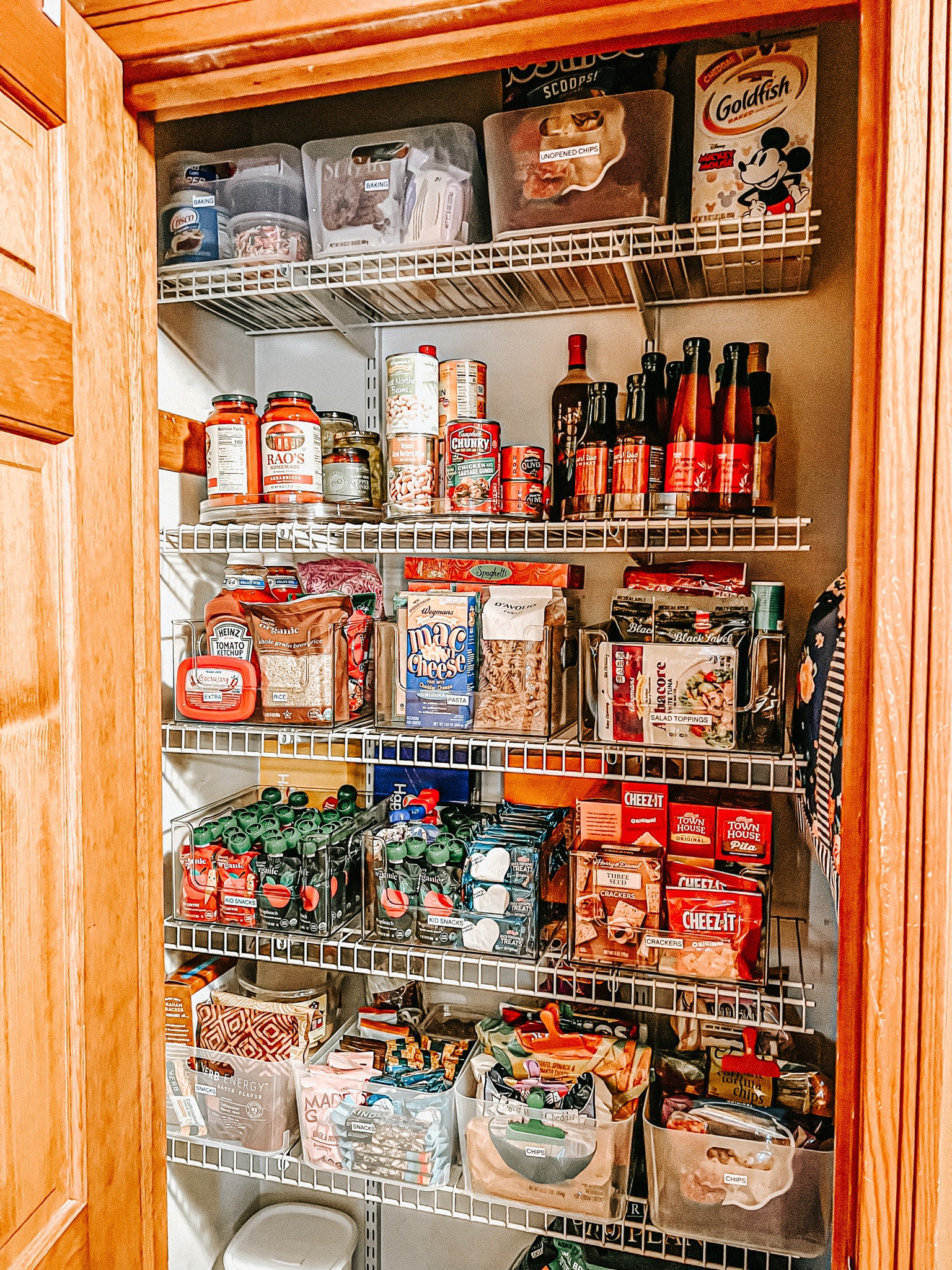 It’s all about HOW you use your space! Sometimes you need to try a few different things before you get it right ✨
.
.
.
.
#organizedbyjm #professionalorganizer #buffalony #homeorganization #pantryorganization #pantry #hometips #organizingideas #kitchenorganizing #pantrygoals #howyouhome #organizingtips #homeideas #organizedhome #kitchenideas #kitcheninspo

#LTKhome #LTKfamily #LTKFind