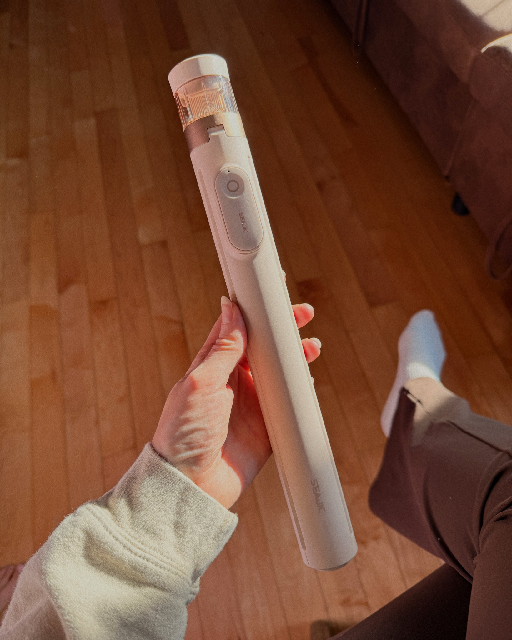 Finally upgraded my tripod stand after nearly 4 years 💖


#LTKGiftGuide #LTKdayinmylife #LTKvlog