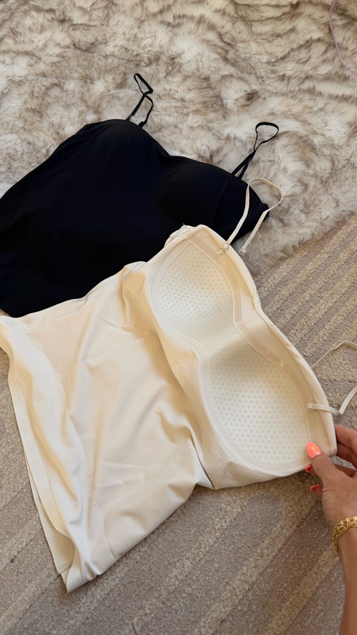 Finally trying these tanks with built in bra cups and jelly lining for no slip fit! Straps can be criss crossed or removed to wear as a tube top too!