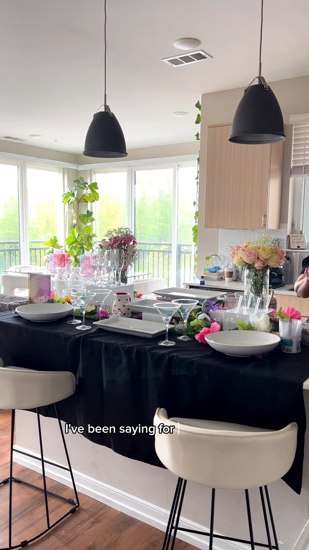 Nothing like a good brunch set up🍸🍊🍓

#cooking #kitchen #kitchenware

#LTKParties #LTKVideo #LTKHome