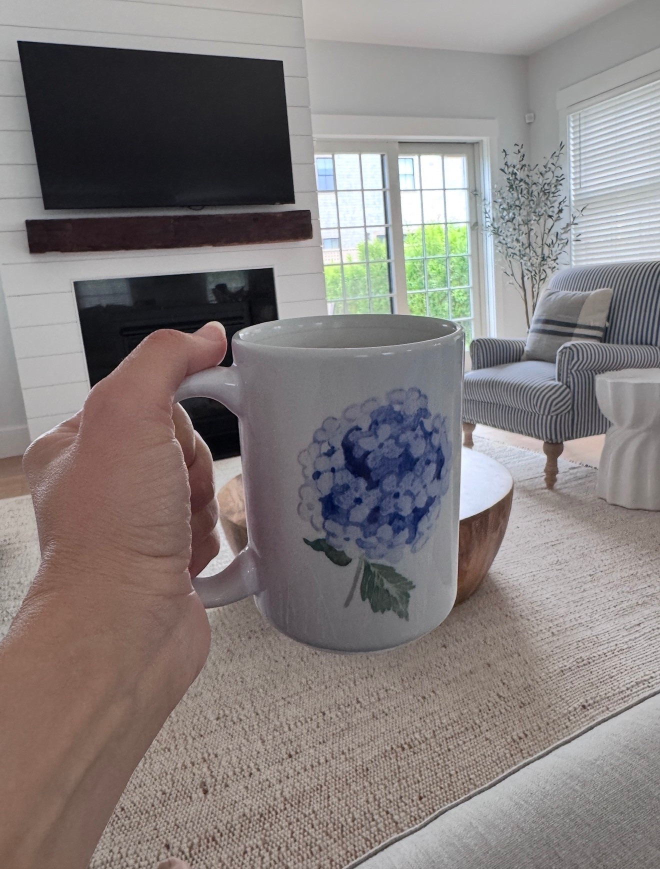 Quiet mornings, warm coffee, and a calm home reset 🤍
Starting the year slow with neutral textures, soft light, and cozy living room vibes. This mug-in-hand moment is my favorite kind of self care—simple, peaceful, and intentional. Clean home aesthetic, neutral decor, quiet luxury vibes, winter mornings at home, slow living energy, and cozy neutral interiors all in one frame ☕️✨
Linked my favorite cozy finds for an elevated everyday reset.

#LTKmomlife #LTKmorningroutine #LTKHome