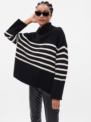 24/7 Split-Hem Turtleneck Sweater | Gap (US)