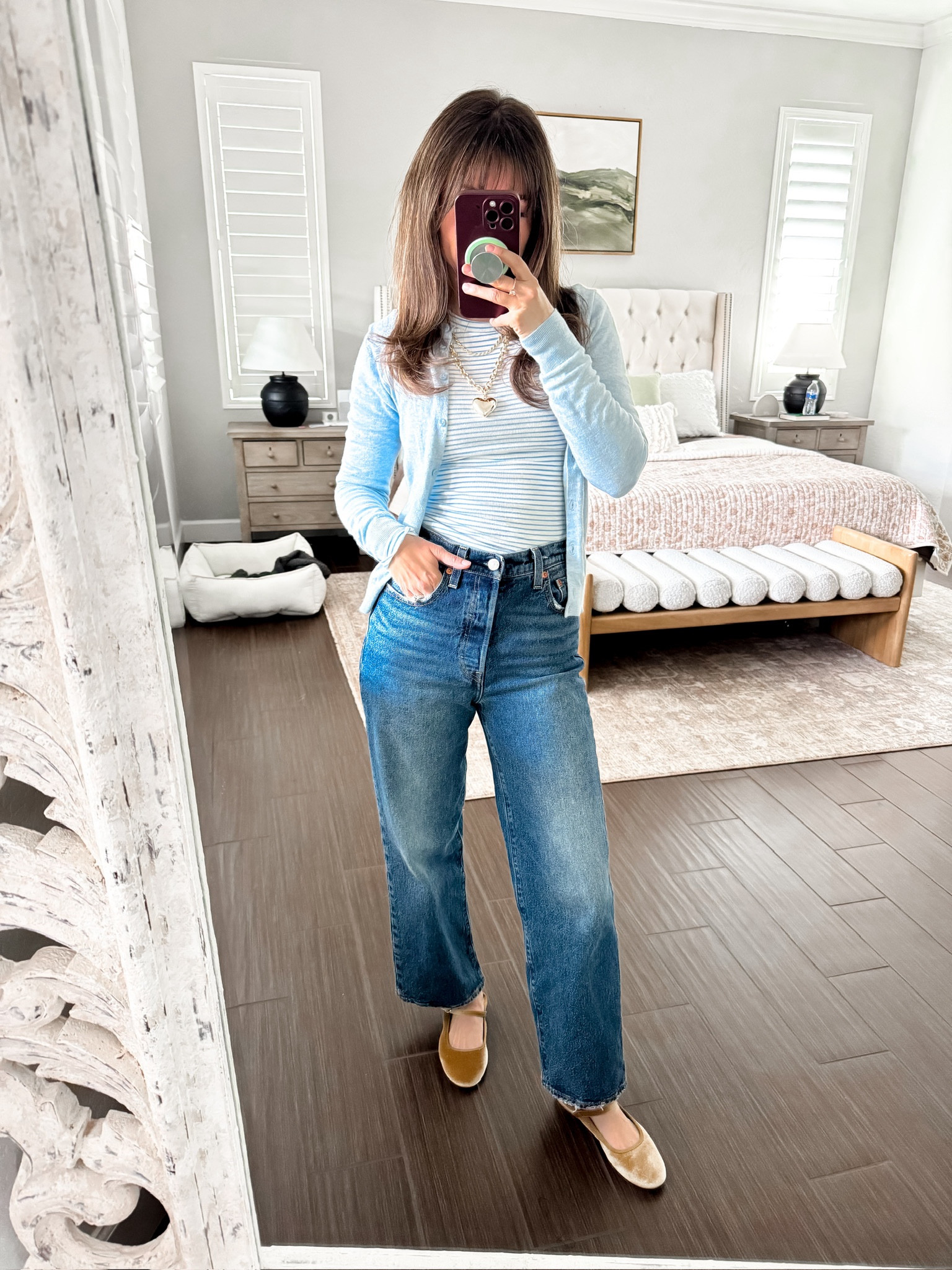 Loving this cardigan it’s the perfect transitional piece from winter to spring! 

Cardigan xs 
Long sleeve xs 
Jeans 25x27
Amazon shoes 
New heart necklace 

#LTKWatchNow #LTKSeasonal #LTKPetite