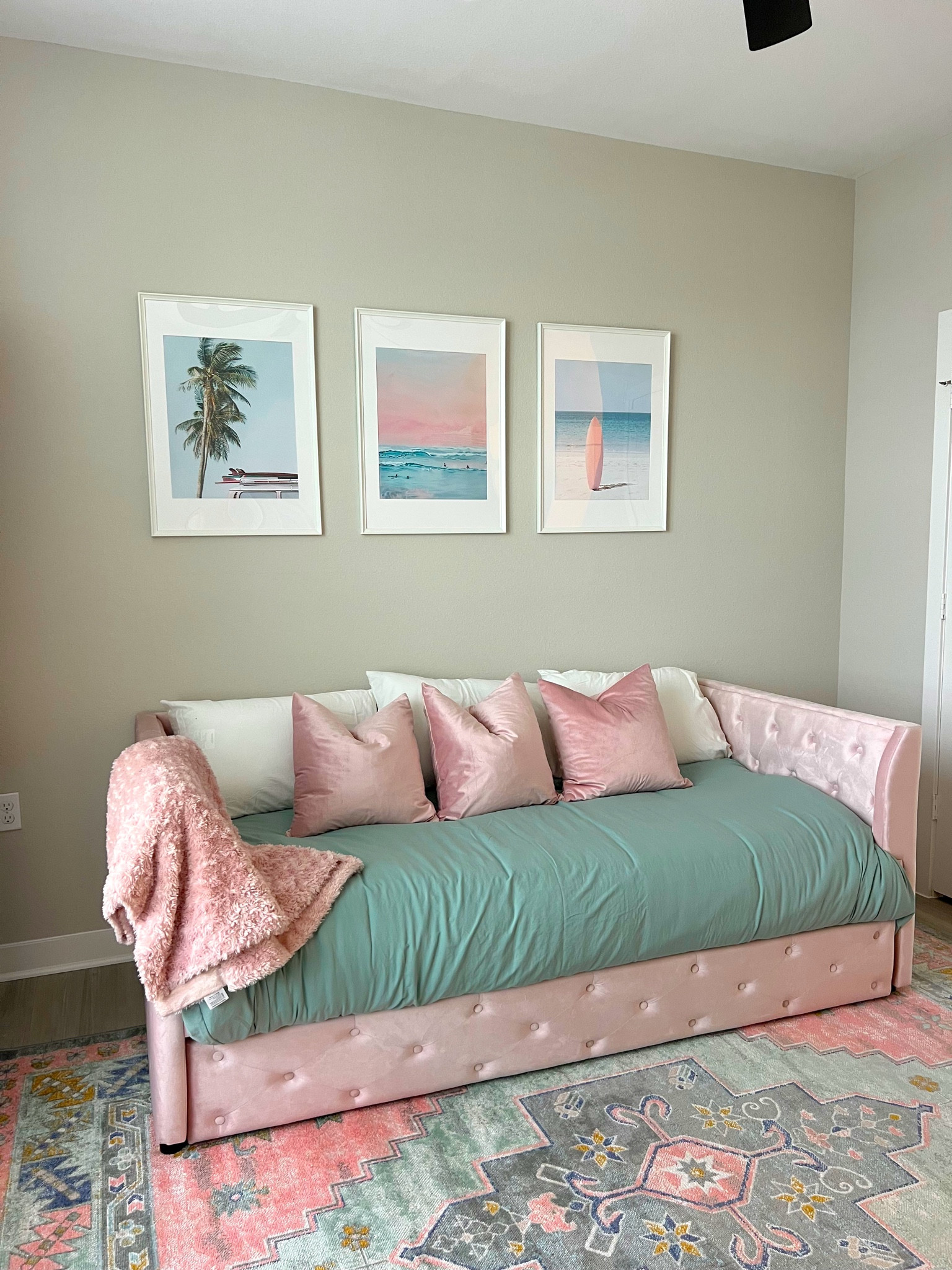 My incredible new guest bedroom! Love this pink daybed from Wayfair 💗

#LTKHome