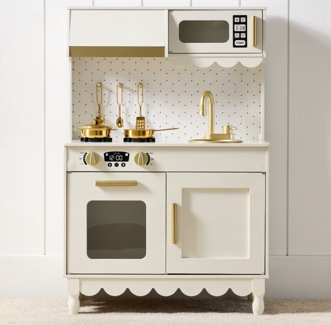 The cutest scalloped kid’s kitchen! Under $90.

#LTKHoliday #LTKKids #LTKGiftGuide