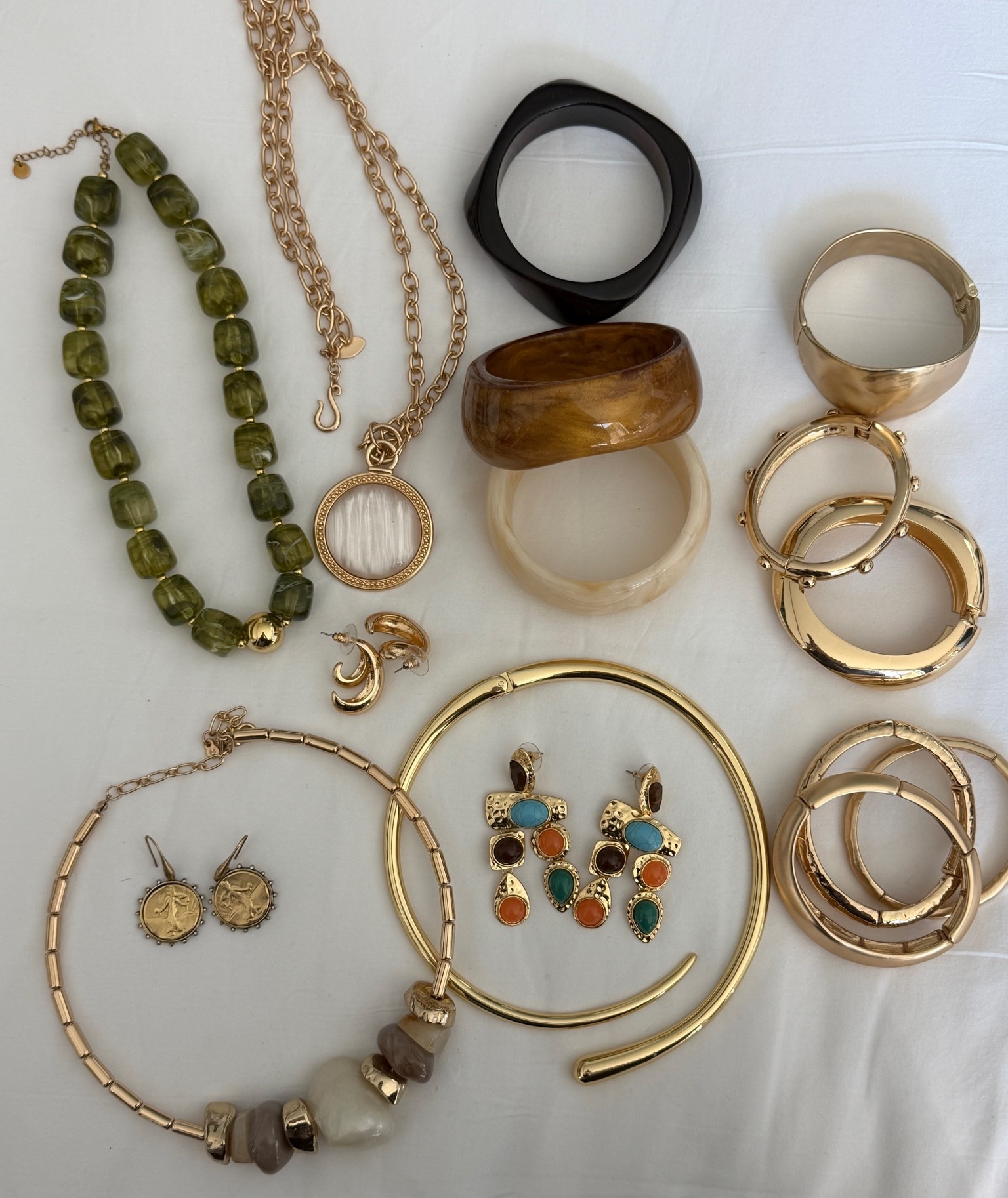 Accessories that I packed!! 
Affordable & stylish!!

#LTKOver40 #LTKCon #LTKgrwm #LTKOver40 #LTKPetite