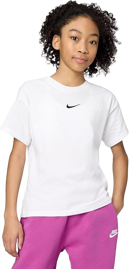 Nike Girls' Sportswear Essential Boyfriend T-Shirt | Amazon (US)