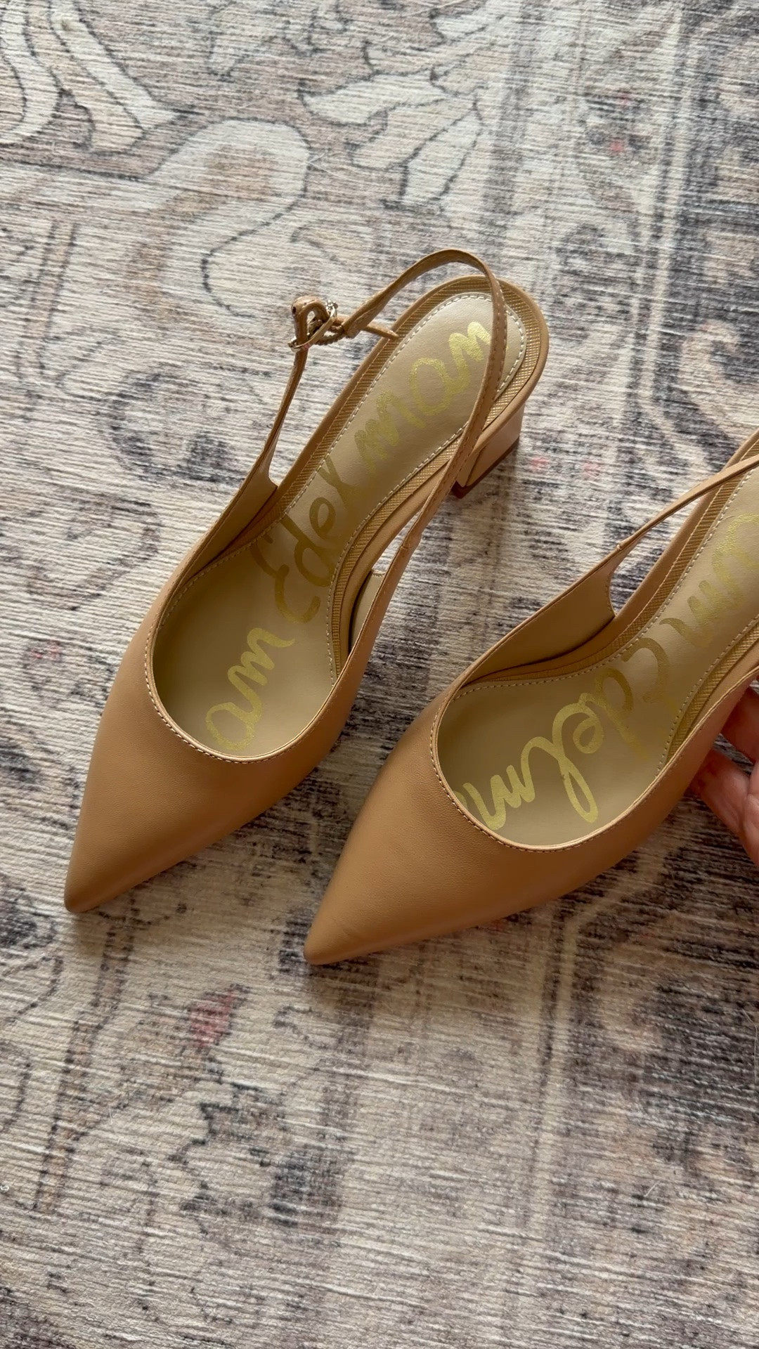 A great pair of pumps I found at the Nordstrom sale! 

They’re true to size, comfortable chunky heel. 

*ignore my nails 🫢

#LTKPetite