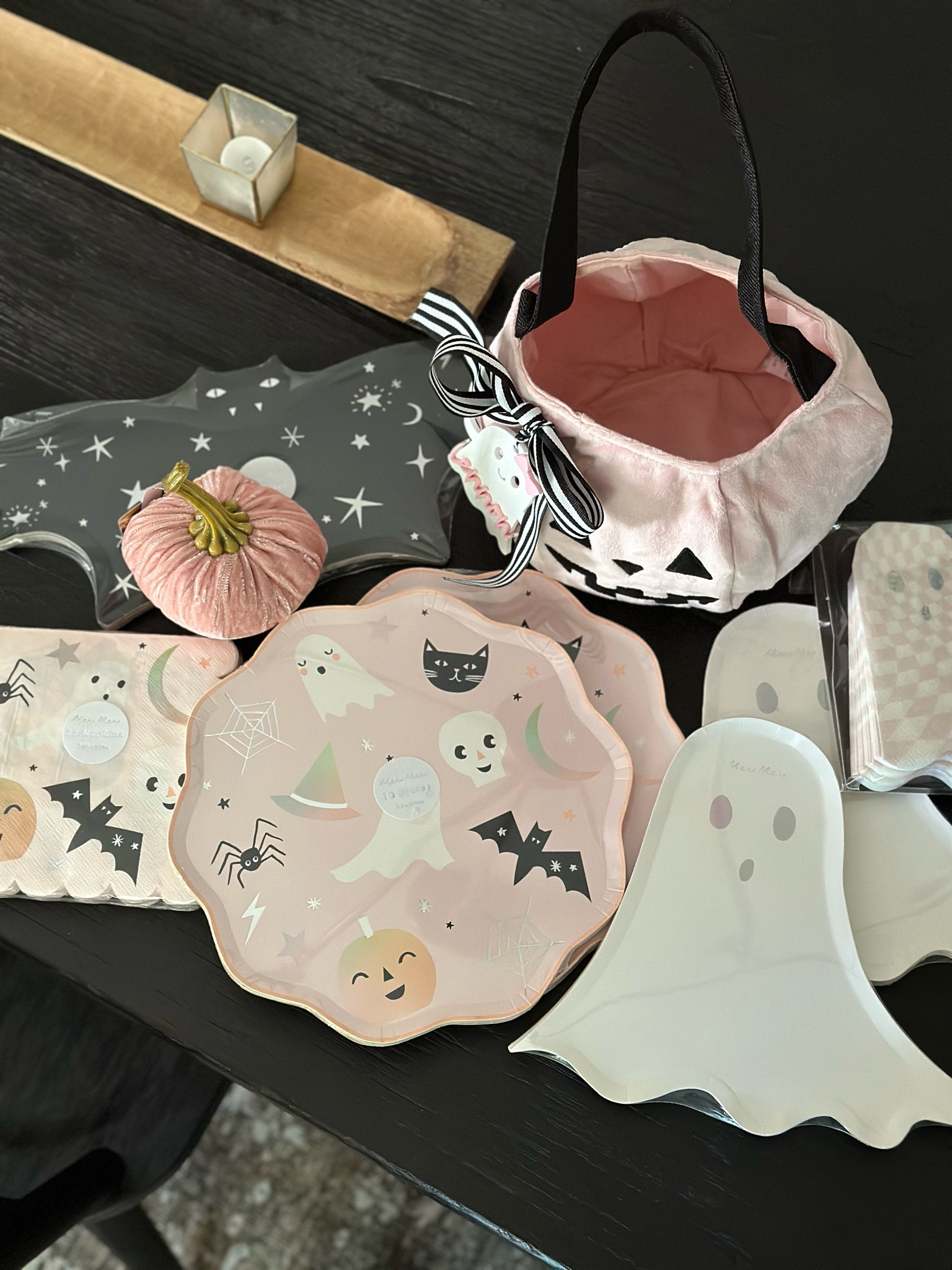 Meri meri halloween party decor for kids, Halloween party inspo, kids party decorations 

#LTKParties #LTKFindsUnder50 #LTKHome