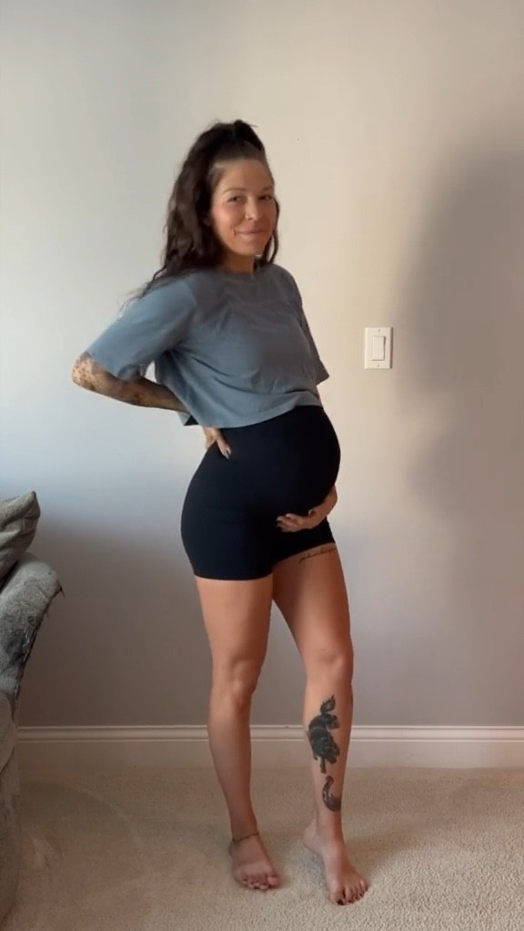 28 Weeks Pregnant - Casual Outfit #pregnant #loungewear #casual 

#LTKbump