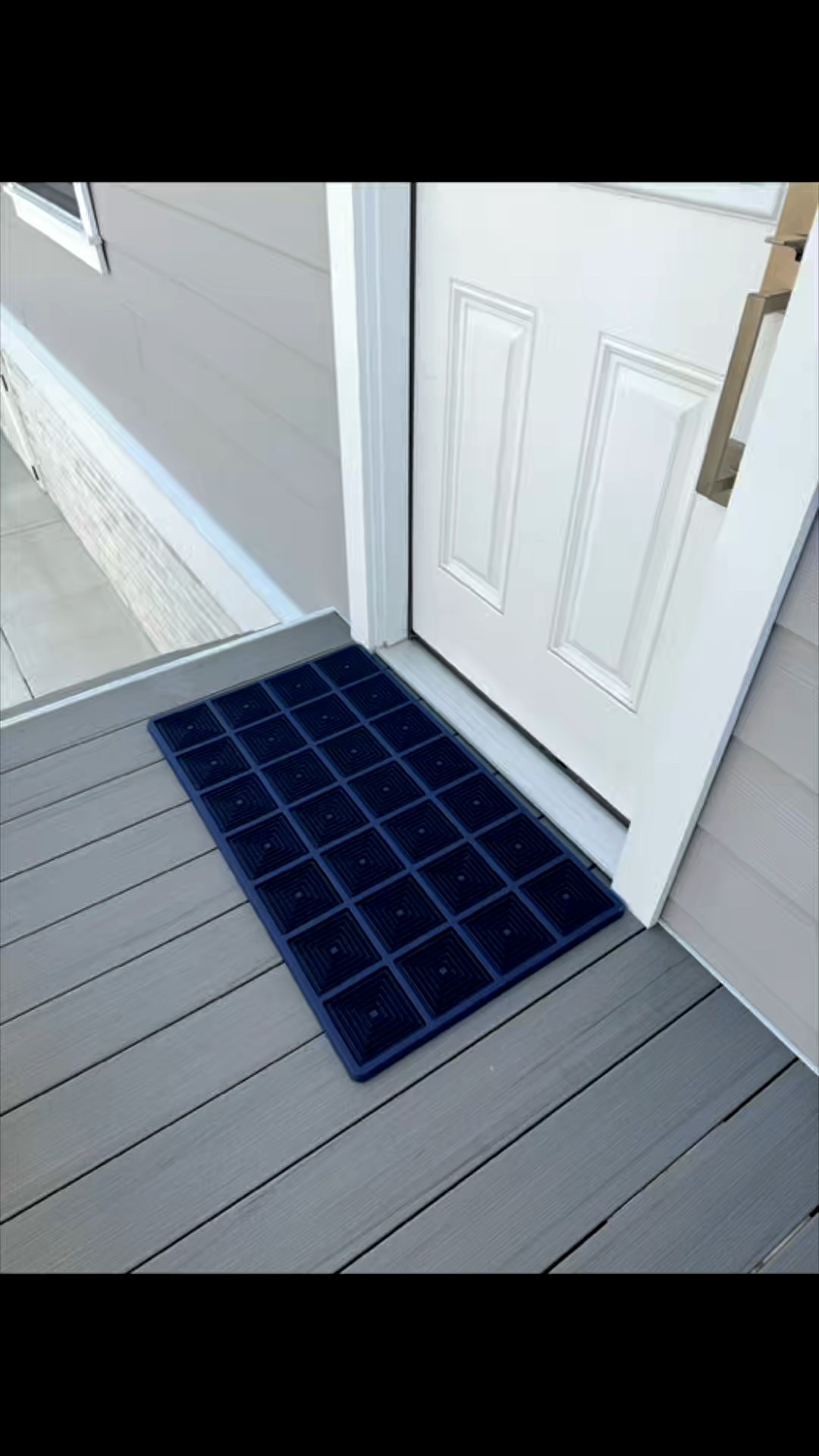 The Outlier Mat by @PorteandHall is the best mat for your door. The design is beautiful and the functionality is superb. If you’re needing a mat for a high traffic area this is the one for you  

#ad #porteandhall

#LTKFamily #LTKPets #LTKHome