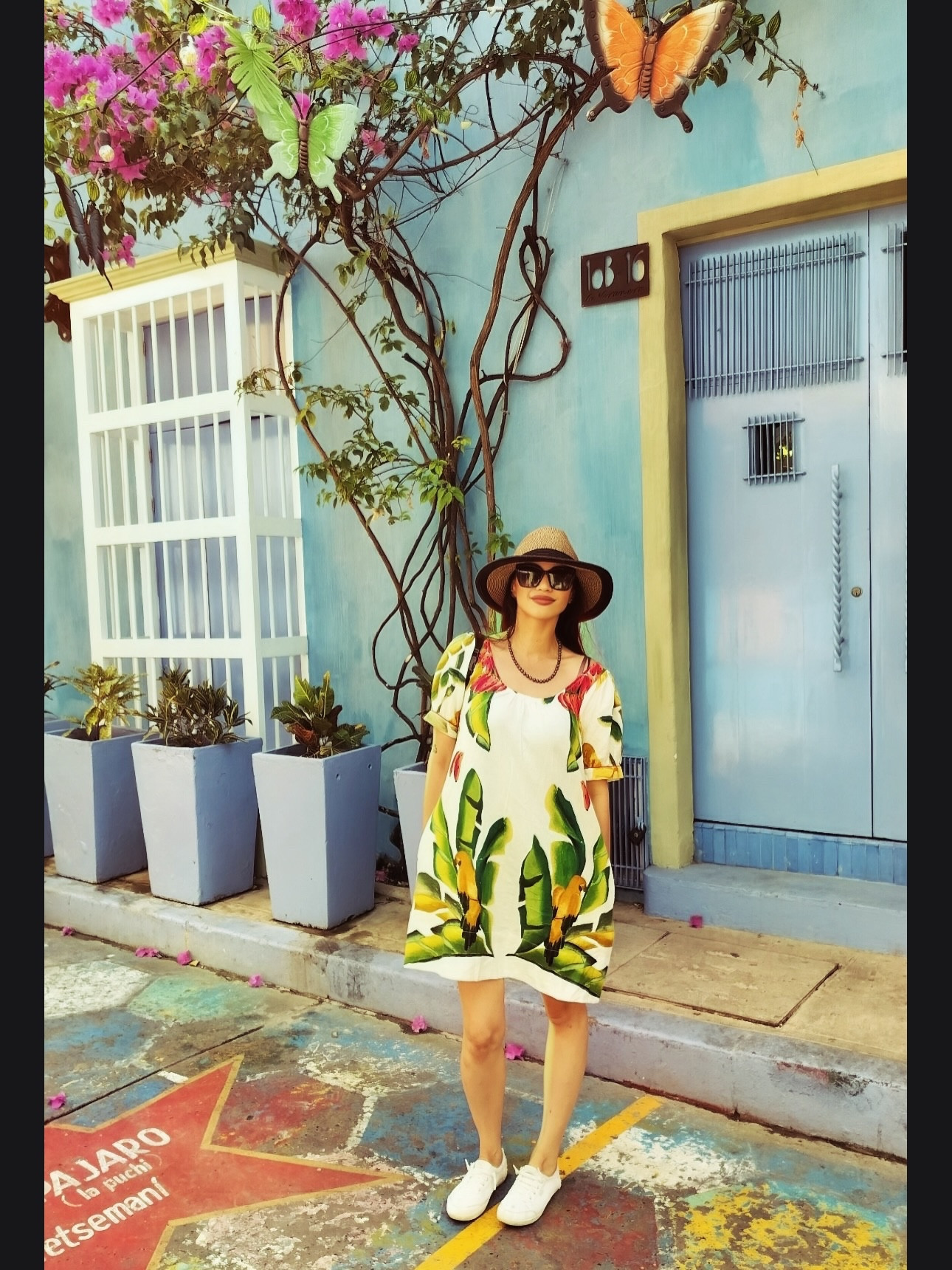 Colorful streets, quiet moments, and a love that travels with me 🤍 Cartagena feels like walking through art… every corner tells a story, every wall holds a little magic

Just documenting the beauty as it finds me

Follow me for everyday outfits, travel moments, and a life styled with intention