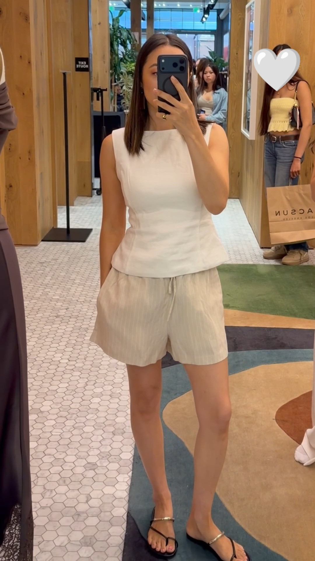 Polished linen staples perfect for vacation

Linen top size 4
Linen shorts small