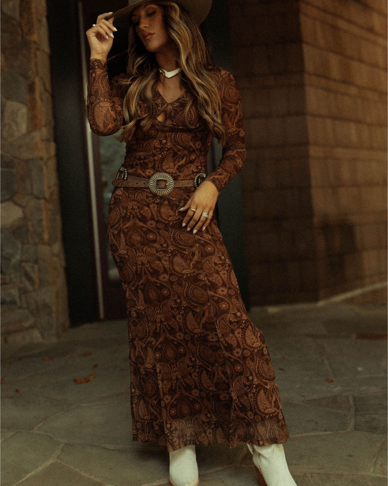 52 days until we’re under those Vegas lights for the NFR 🤠

Cowboy hat: Western Legacies 
Belt: Sheyanne belt from Boot Barn 
Necklace: Vintage 

#westernfashion #nfr #nfroutfits #lasvegasrodeo

#LTKStyleTip #LTKSeasonal