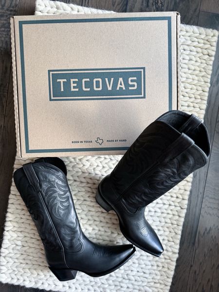 Currently one of my favorite closet staples to style—these are easily one of the most versatile pair of boots that I own. These are absolutely stunning & worth every penny! 

Festival Season - Summer Concert Outfit - Black Boots - Cowboy Boots - Cowgirl Boots - Festival Outfit 

#tecovas #boots 



#LTKFestival #LTKshoecrush #LTKover40