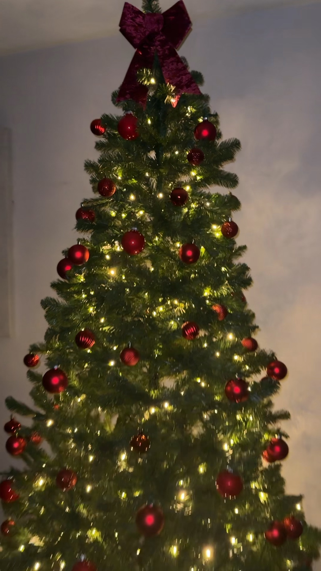 The way that I’m obsessed with this Christmas tree! I needed to buy new Christmas tree for the season, and I didn’t want to spend the $300 for the viral tree, but target right now has an amazing sale, and this gorgeous tree, it’s 50% OFF! #Target #Christmas #Holidays 


#LTKParties #LTKHome #LTKFindsUnder100