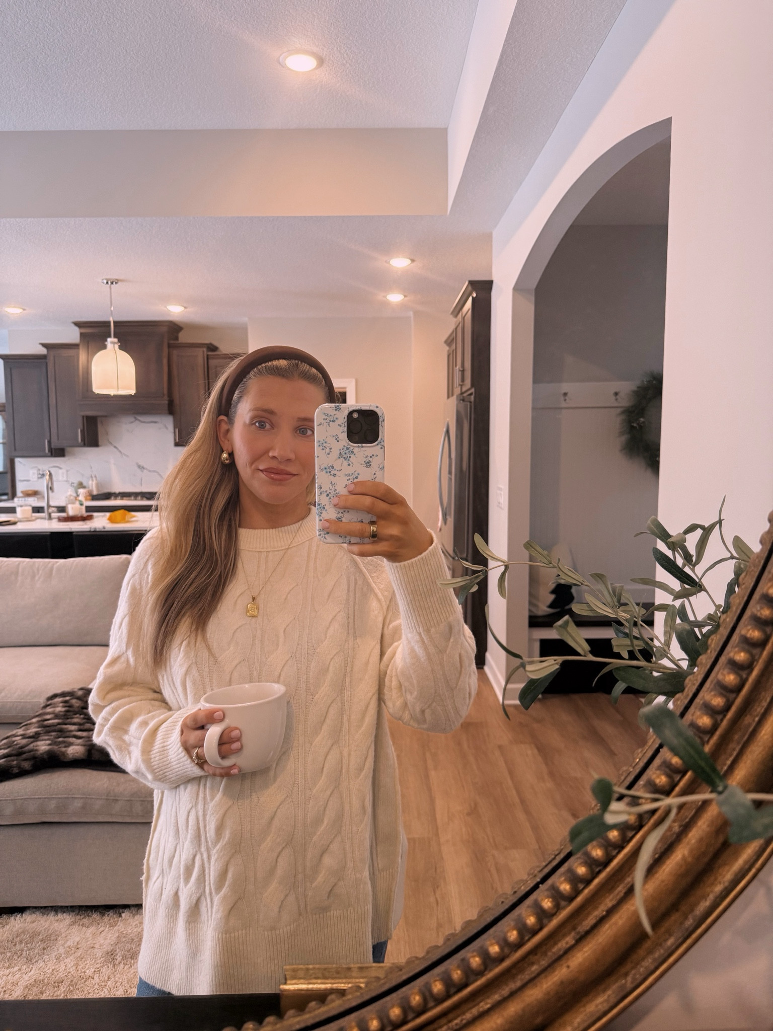 Been wearing this aerie sweater on the daily 👏🤎🤍 wearing a medium!

#LTKStyleTip #LTKBump