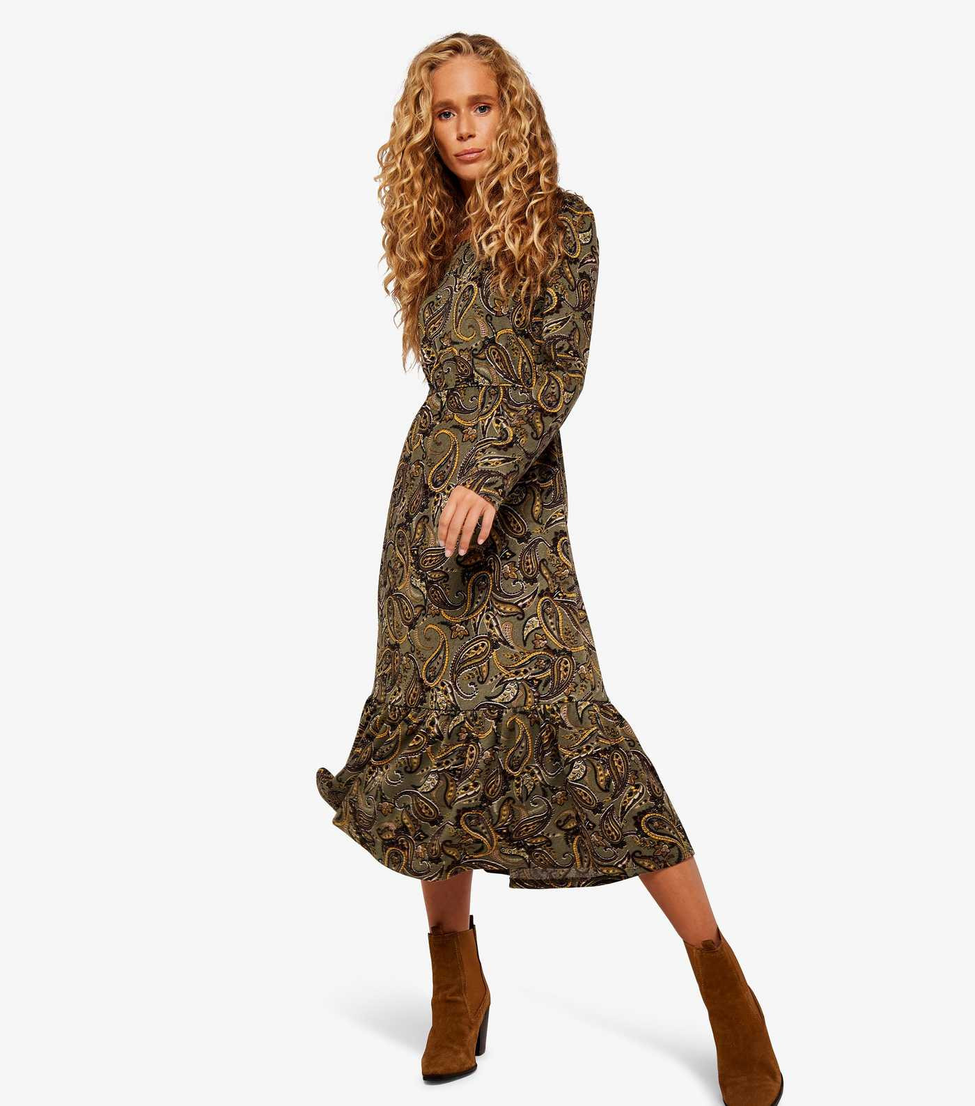 Apricot Green Paisley Print Tiered Hem Midi Dress
						
						Add to Saved Items
						Remove fr... | New Look (UK)