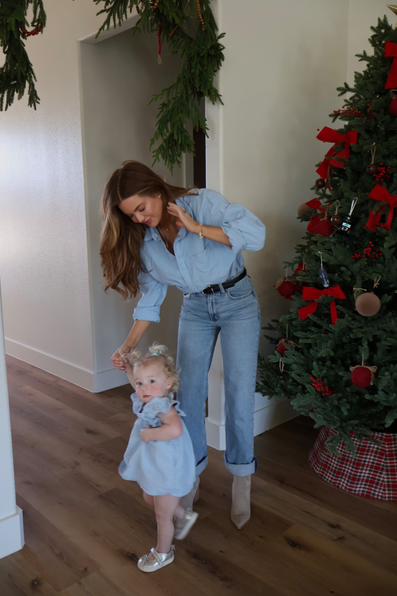 today’s outfit! button down: medium // jeans: 23 regular (i sized down in curve love)