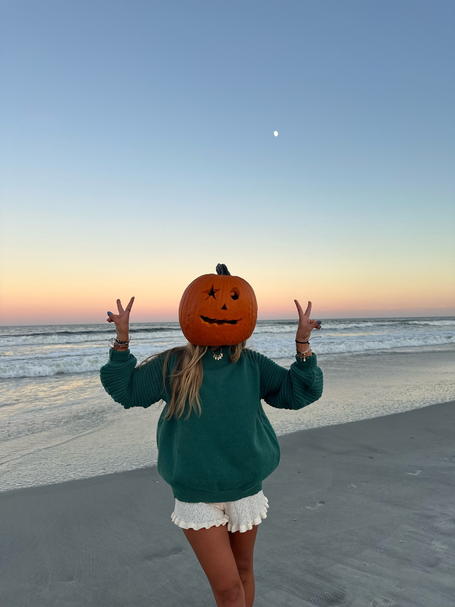 Florida fall outfit, sweater and ruffle shorts 

#LTKSeasonal #LTKHalloween #LTKFindsUnder50