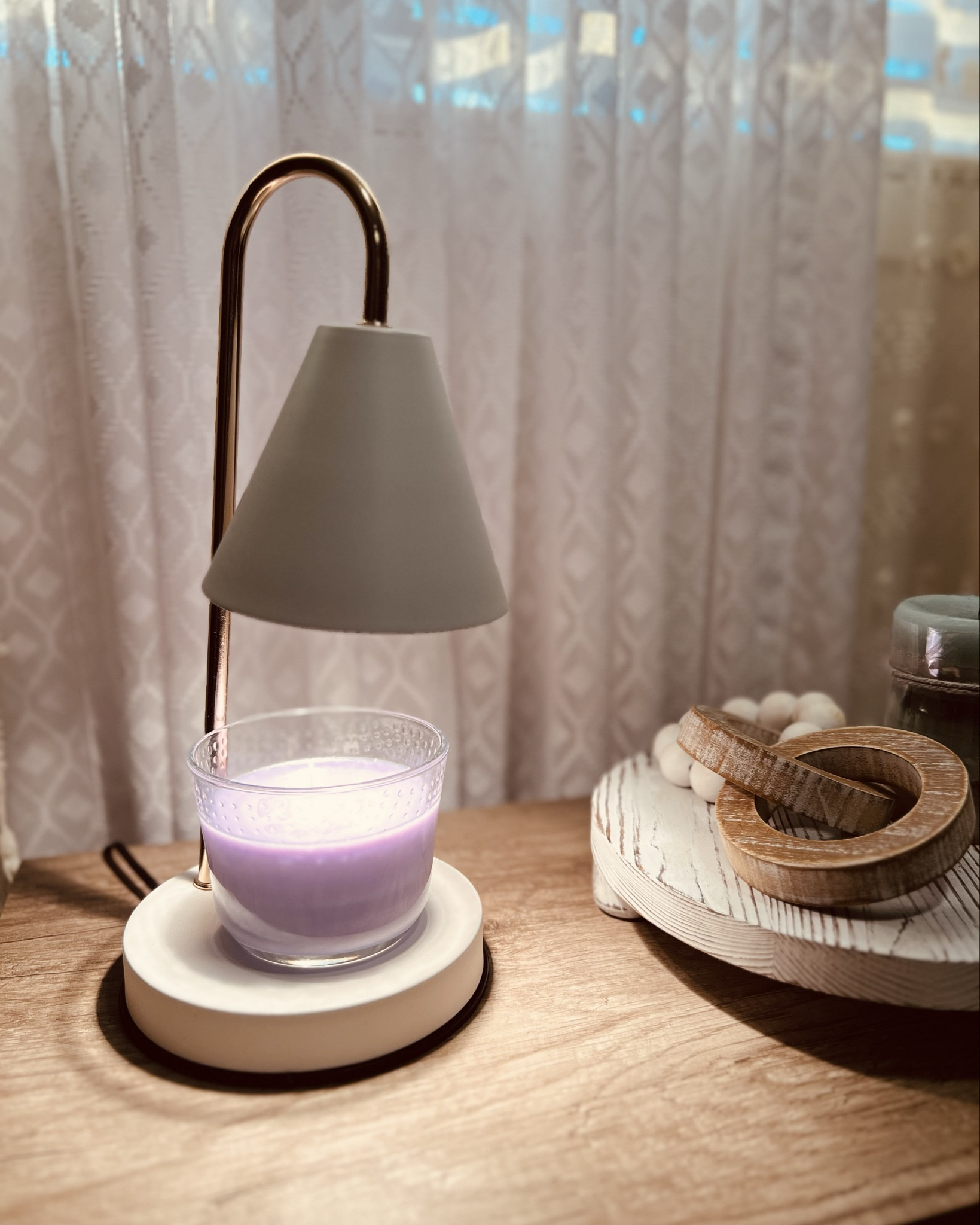 Apreciando la utilidad de esta lámpara 💯‼️

#LTKHome