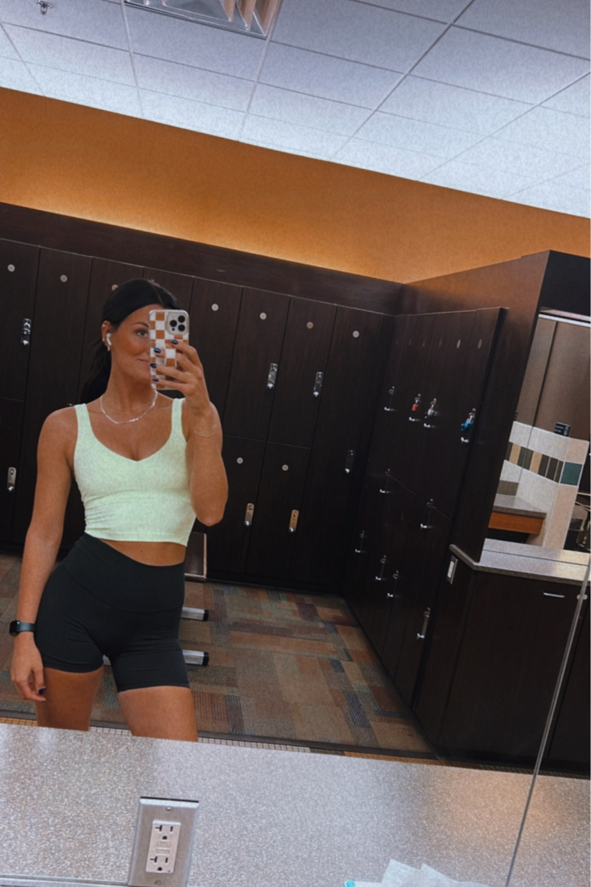 Workout fit! Love the align fit. I wear a 4 on top and a 6 on bottom

#LTKfitness #LTKfindsunder100