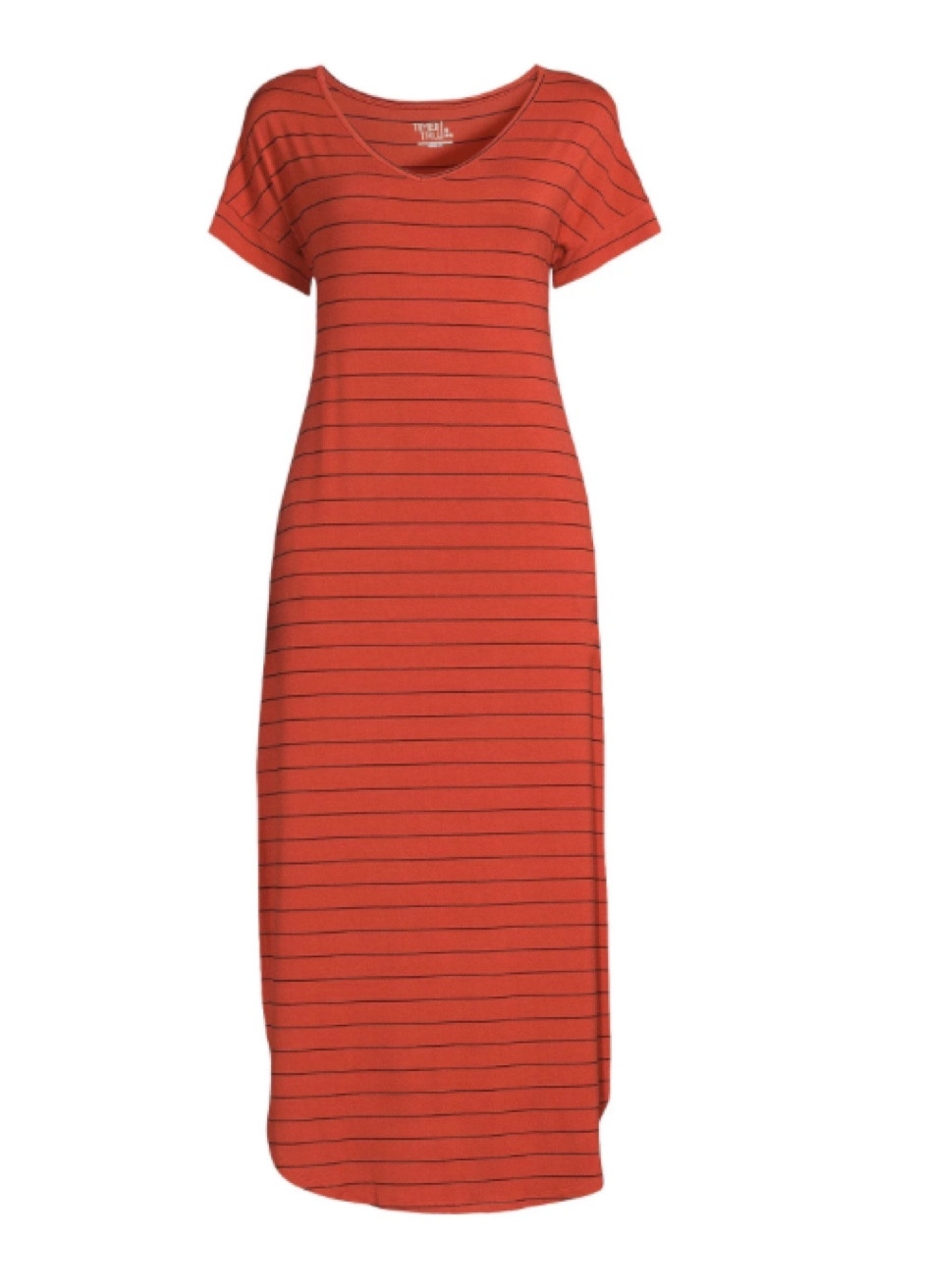 Short sleeve maxi dress at Walmart perfect fall dress!! 