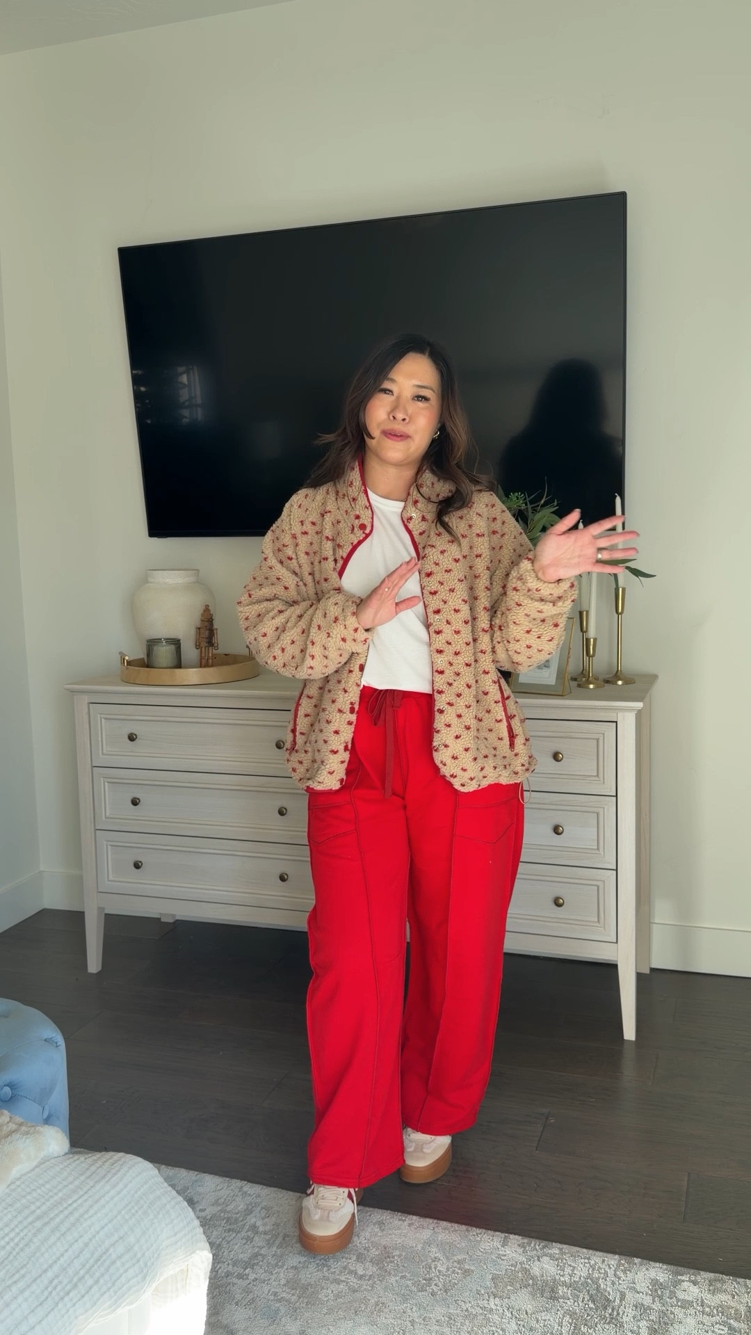 Amazon / Walmart Outfit
White Tee: Medium
Sherpa Jacket: Large
Barrel Sweats: Medium 