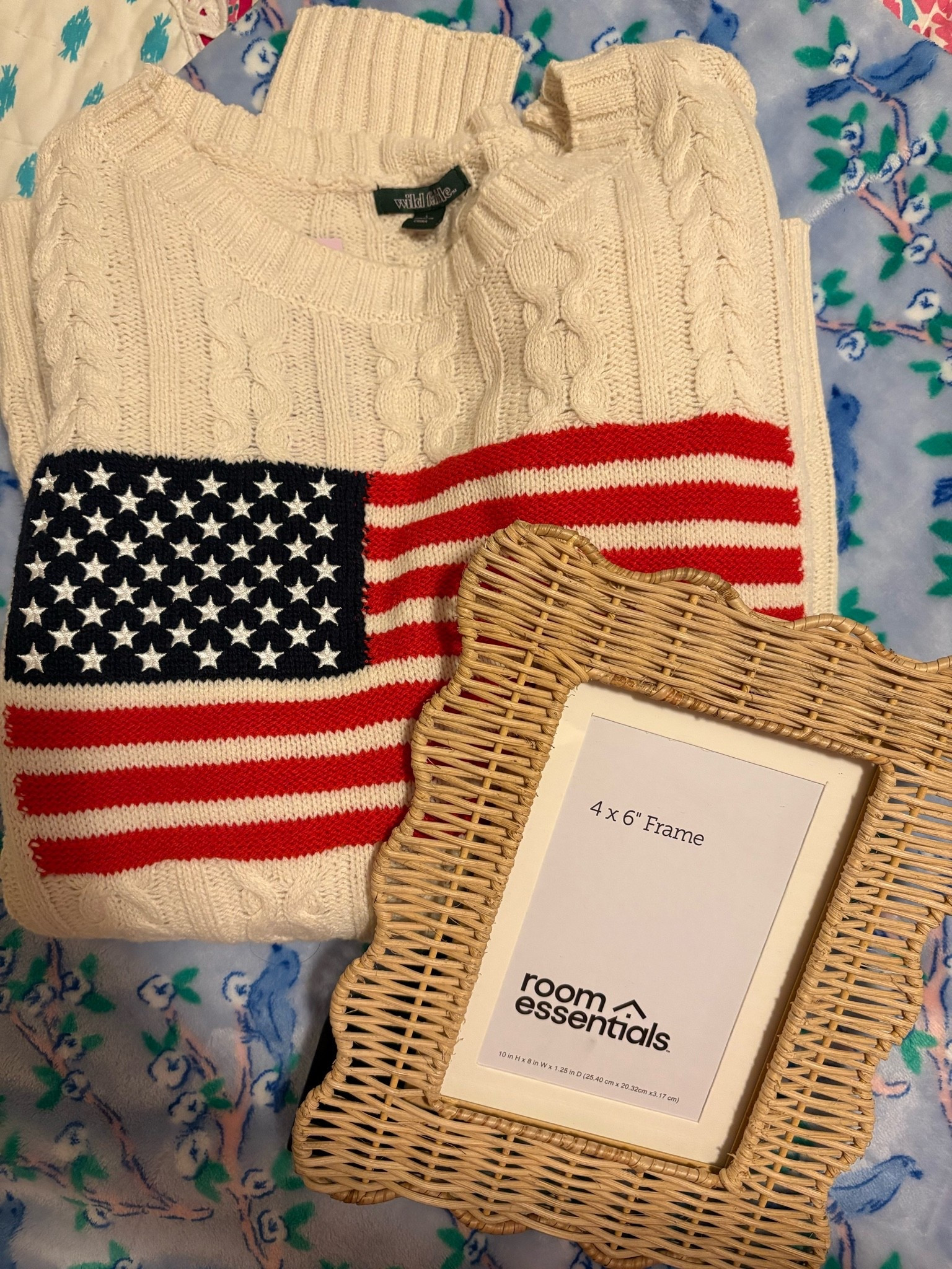 My latest Target haul! 

Summer outfits • summer sweater • American flag sweater • flag sweater under $50 • American flag sweater on sale • rattan frame • scalloped frame

#LTKdayinmylife #LTKSaleAlert #LTKHome