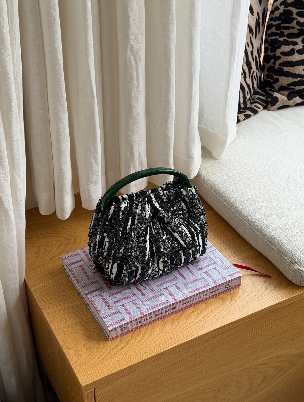 Little black bag but make it stand out

#LTKbag #LTKstyletip