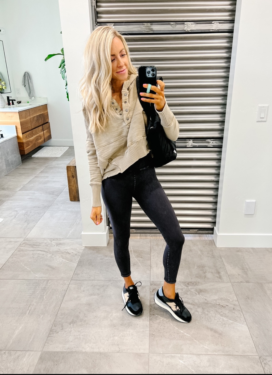 My favorite pullover for fall! So comfy and cute!

#LTKSeasonal