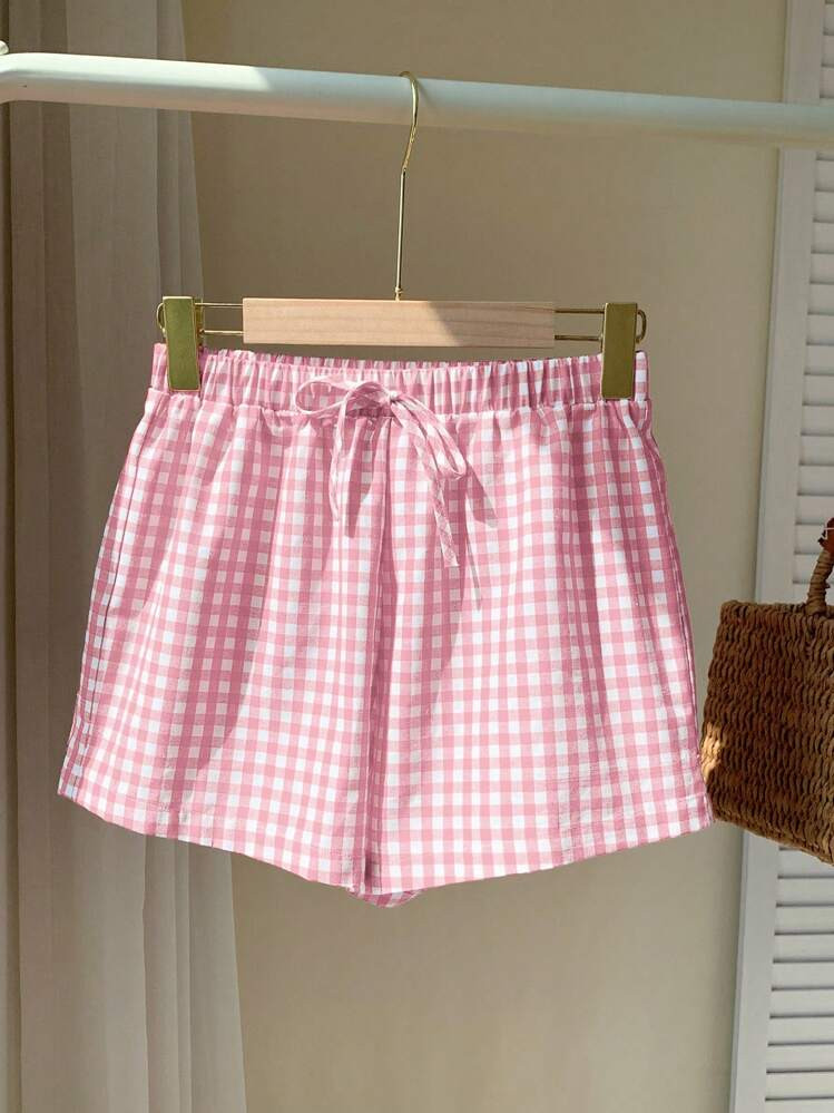 SHEIN EZwear Valentine's Day,Plus Size Women Pink & White Plaid Woven Elastic Waist Shorts | SHEIN