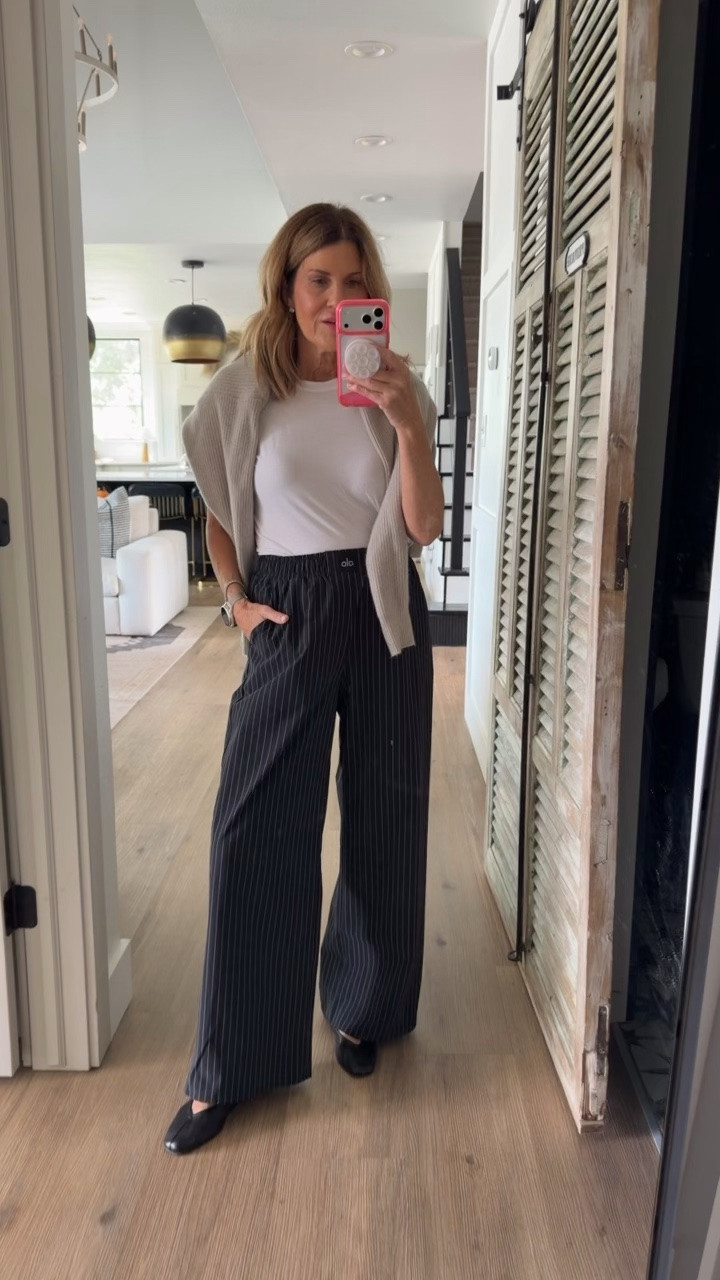 I’m 5’6 wearing a small regular length in the pinstripe Alo boxer pants color titanium

#LTKOver40 #LTKTravel #LTKootd