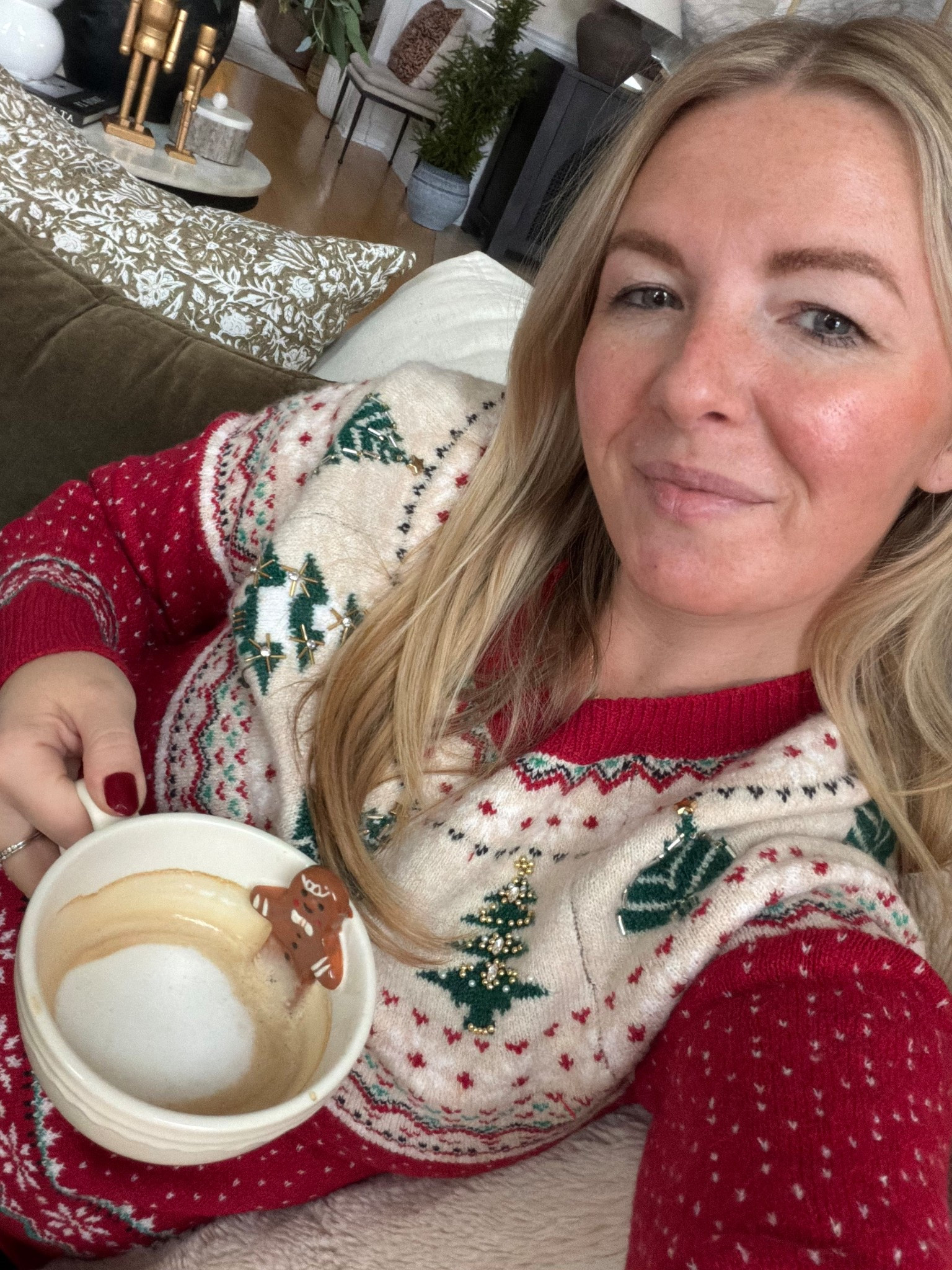 Cute Christmas sweater under $20! 

#LTKootd #LTKHoliday #LTKGiftGuide