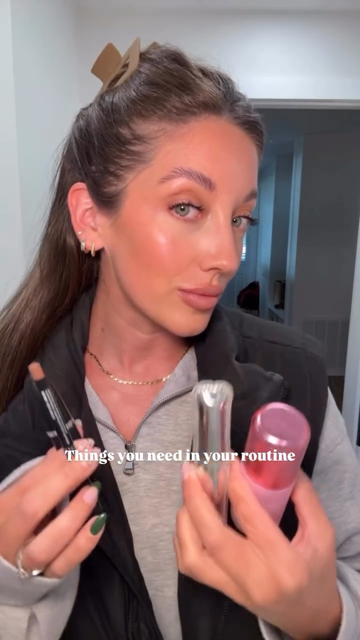 If you want to try something new, try these! Plus, this lip combo is literally perfection. 

I’ve been using this lip liner for a few years & it matches every neutral & pink combo I ever tried!

Setting spray… I’m actually shocked because there’s only a few that ever wowed me & this one is 🤌🏽😮‍💨

The beauty blender… these are hands down my FAV! 

#newmakeup #mascara #lipcombo #nudelip #makeup #makeup #tarte #dibsbeauty #maccosmetics #nyxprofessionalmakeup #shopltk #ultabeauty #sephora