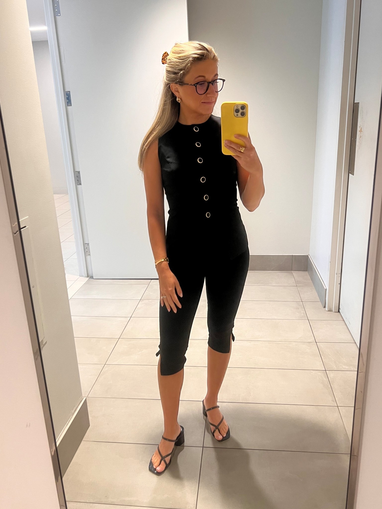 Work OOTD 6.17.2025

Vest - SNDYS (revolve)
Capris - edikted
Sandals - Calvin Klein
Earrings - Amazon
Clip - H&M


#LTKWorkwear #LTKSummerEdit #LTKPetite