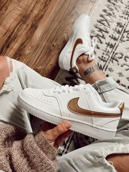 Nike low cut court vision women’s sneakers in white with gold. Under $75 on sale right now! Comes in other colors!

#LTKshoecrush #LTKSale #LTKunder100