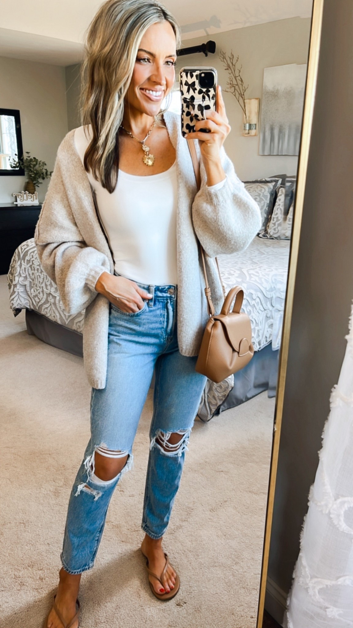 My #1 best selling jeans are SALE +
Use code: LTKFALLSALE to save an additional 30% off!! 😱 Making them $31!! Insane! 

The most comfortable denim with great stretch. Size down if in between. I’m wearing short length here. 

#LTKFallSale #LTKFindsUnder50 #LTKSaleAlert