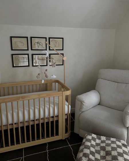 Banks’ neutral nursery  


#LTKhome #LTKbump #LTKbaby