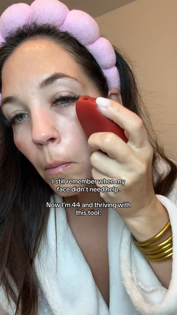 Zdeer Electric Face Gua Sha Heated Massager
Why I love it:
• Combines gua sha massage with gentle heat
• Helps relax facial tension and jaw tightness
• Easy add-on to nighttime skincare

Note: I use this with a serum or oil for slip and take about 5 minutes before bed.

#LTKOver40 #LTKgrwm #LTKmorningroutine