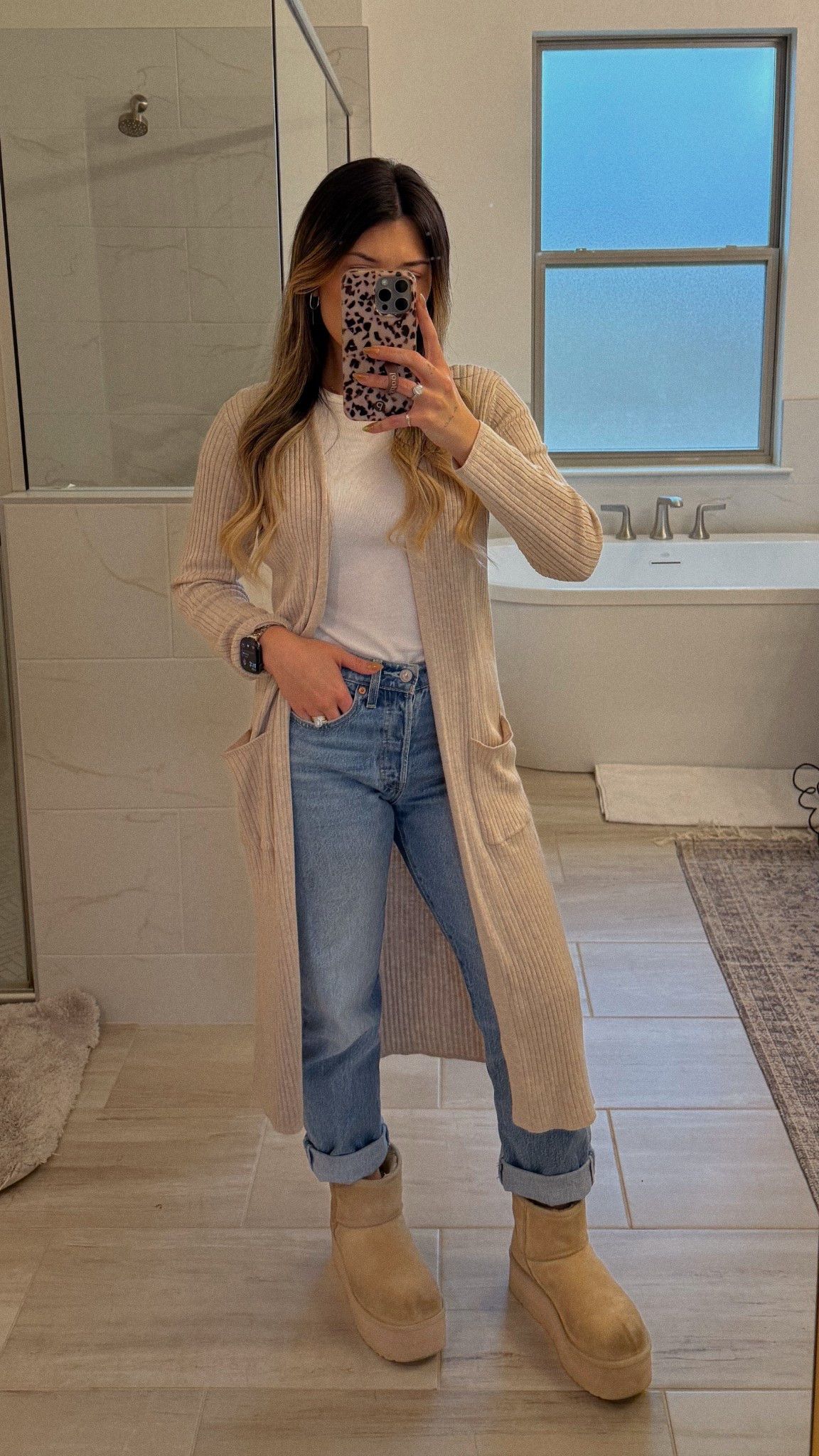 it’s ugg season in texas! 
#uggoutfit #wintercasualoutfit #winterootd

#LTKootd #LTKSeasonal #LTKSaleAlert