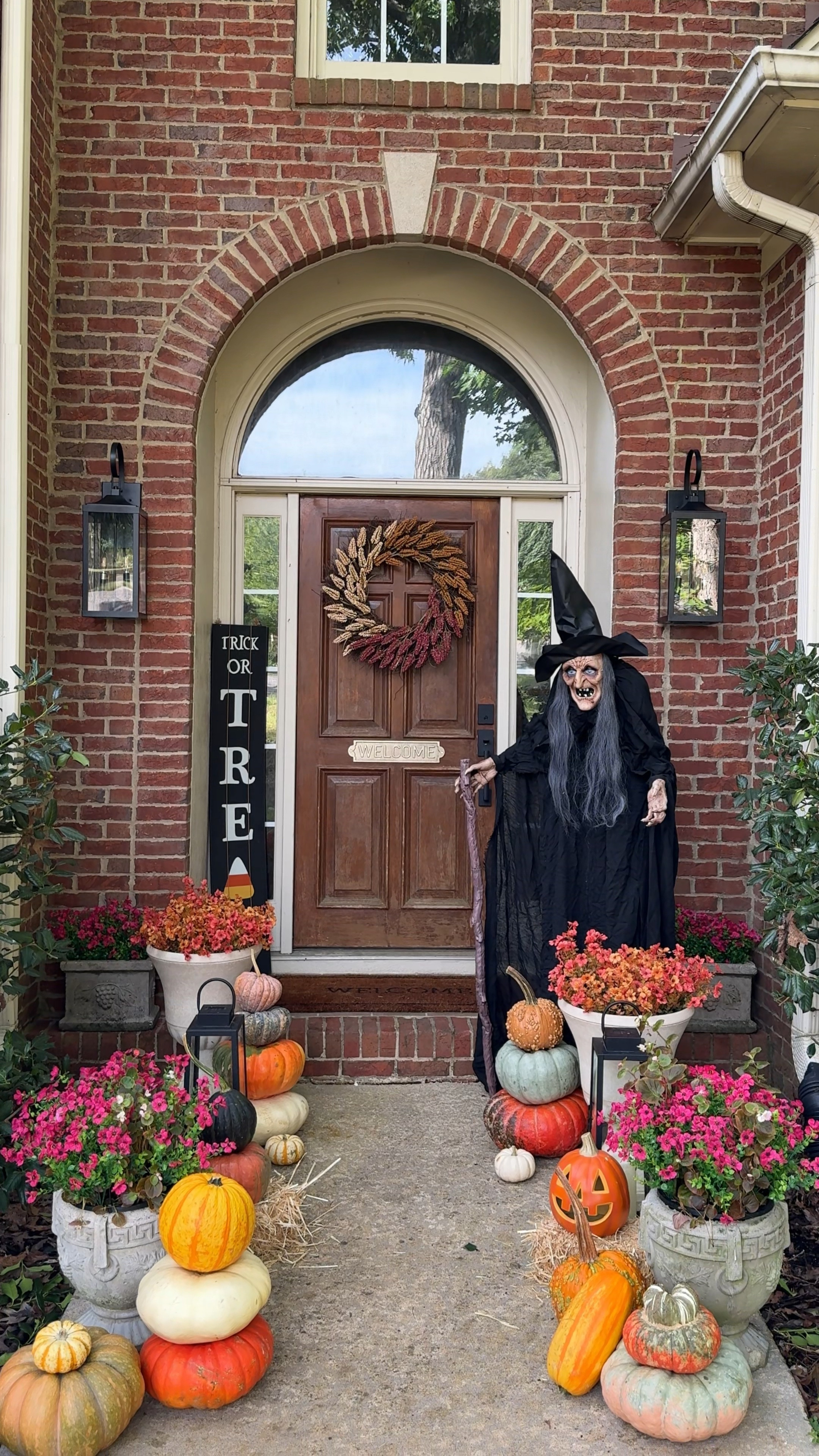 Fall front porch makeover with Lowe’s! 

#LTKVideo #LTKHalloween #LTKHome