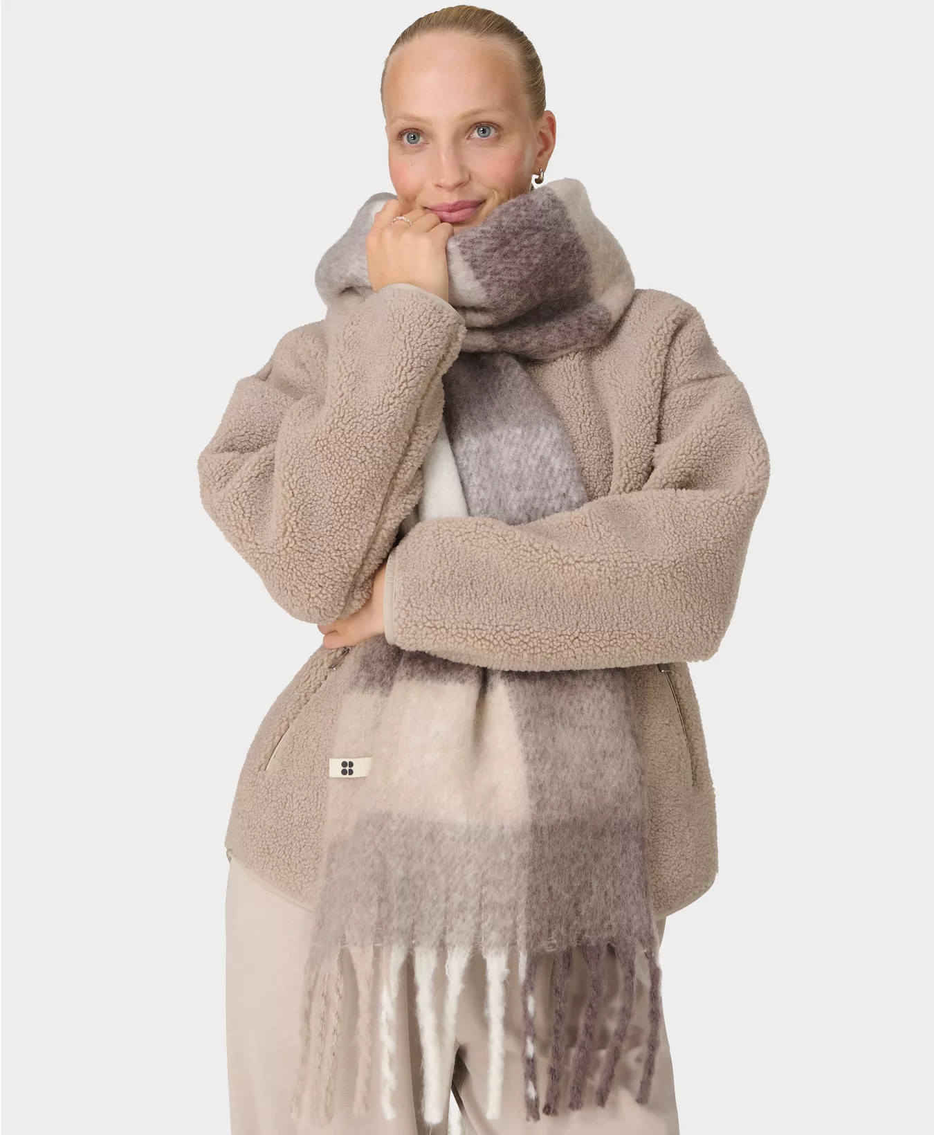 Soft Cloud Tassel Scarf - Brown Check Jacquard  | Sweaty Betty | Sweaty Betty UK