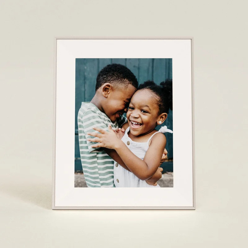 Aspen 12" | Aura's most versatile HD digital picture frame | Aura Frames