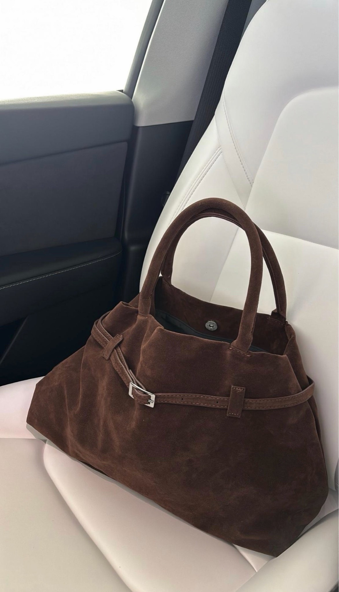 Amazon bag under $30! It is such a gorgeous bag for fall/winter in dark brown. 

#suedebag #handbags #suede #fallbag #purse #fallpurse #trendybags #suedefallbag #styletip #darkbrownbag #amazonfind #amazonbags  #fallbags #amazonfashion #founditonamazon #bagsunder50 #suedebagsunder50 #trending #bestseller #giftideaforher #brownbags #momstyle #lookforless #affordablefinds

#LTKSeasonal #LTKSaleAlert #LTKmomlife