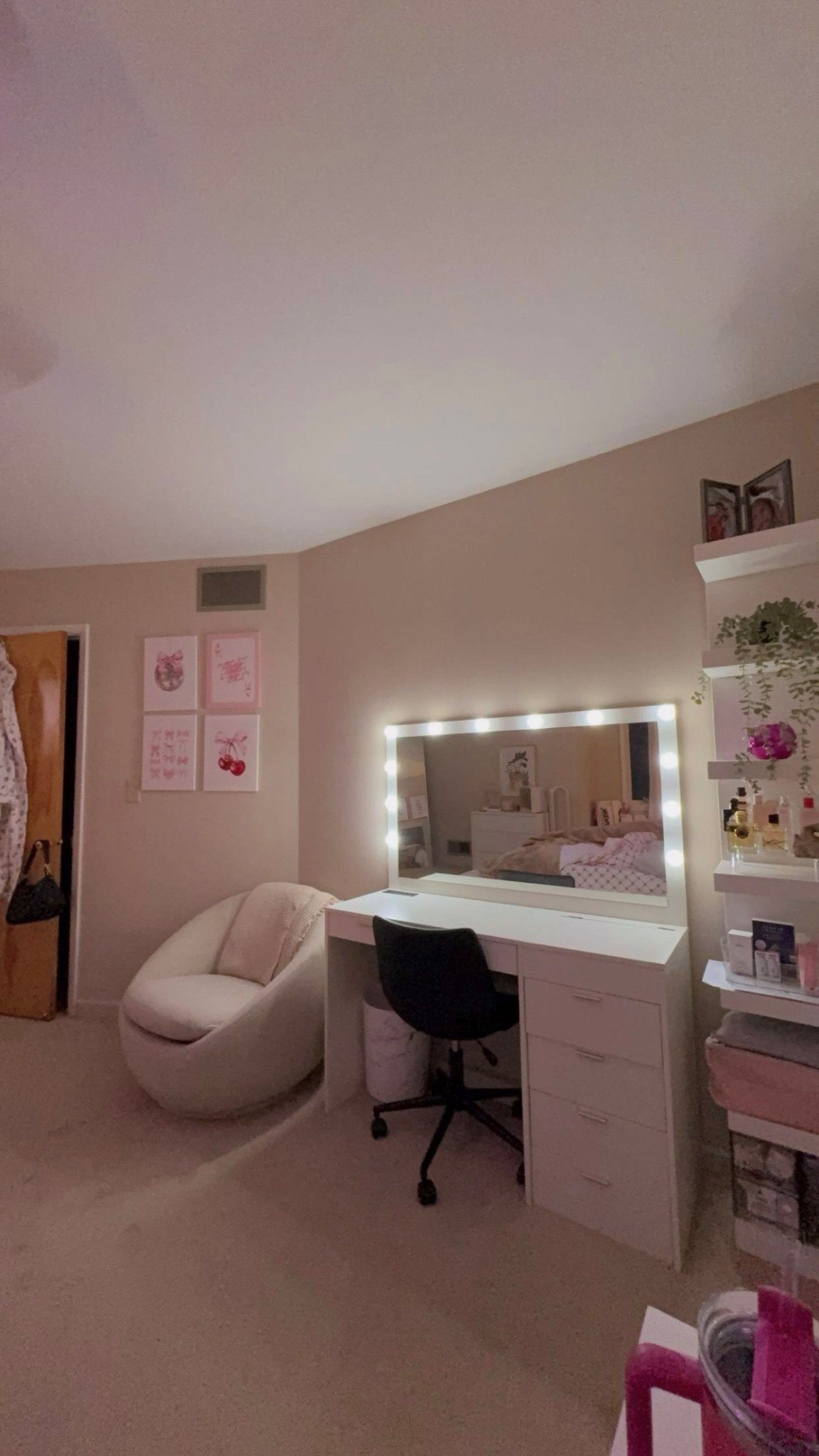 #vanity #makeup #roomtour

#LTKBeauty